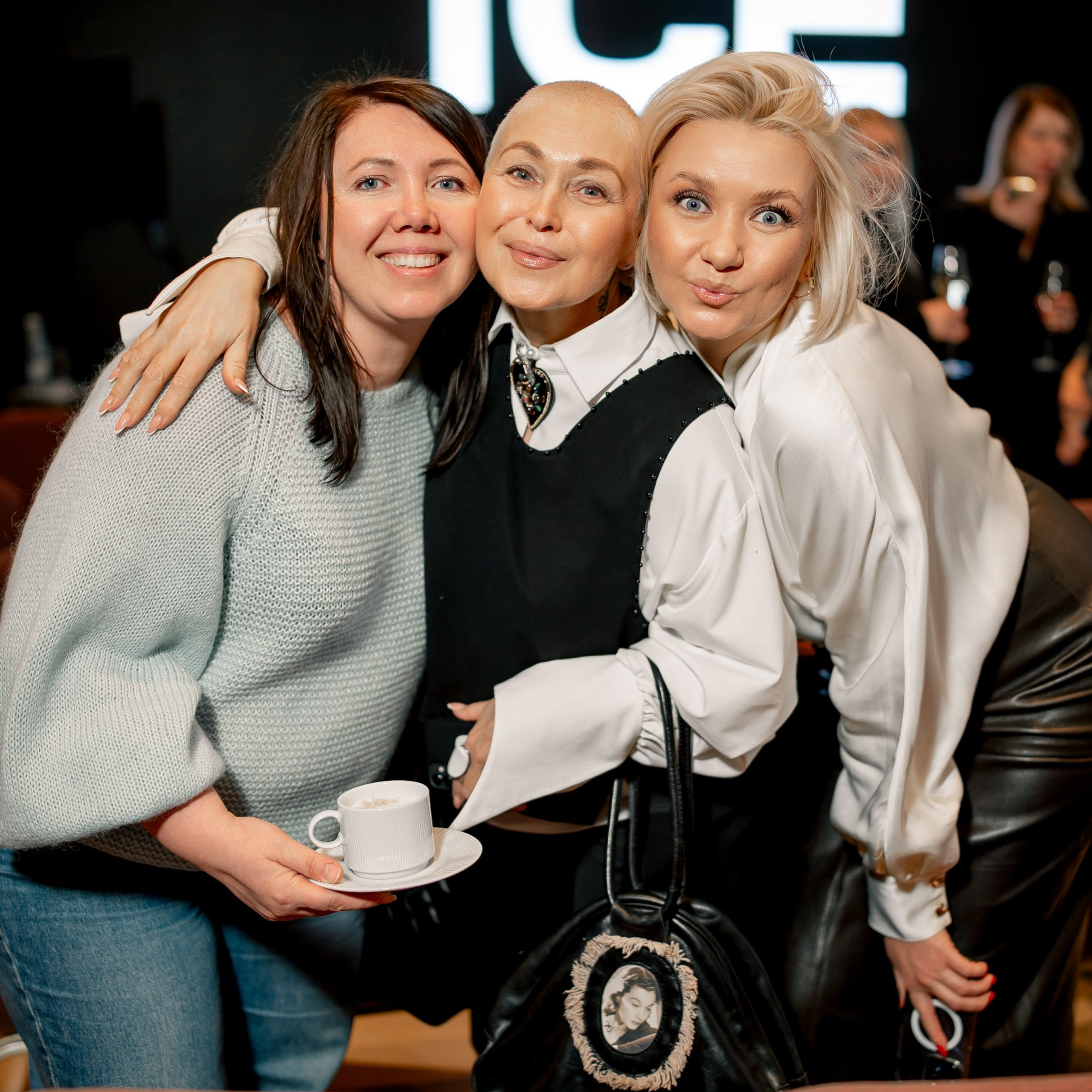 Презентация проекта ICE TOWERS. Dmitry Unik — ваш стильный фотограф