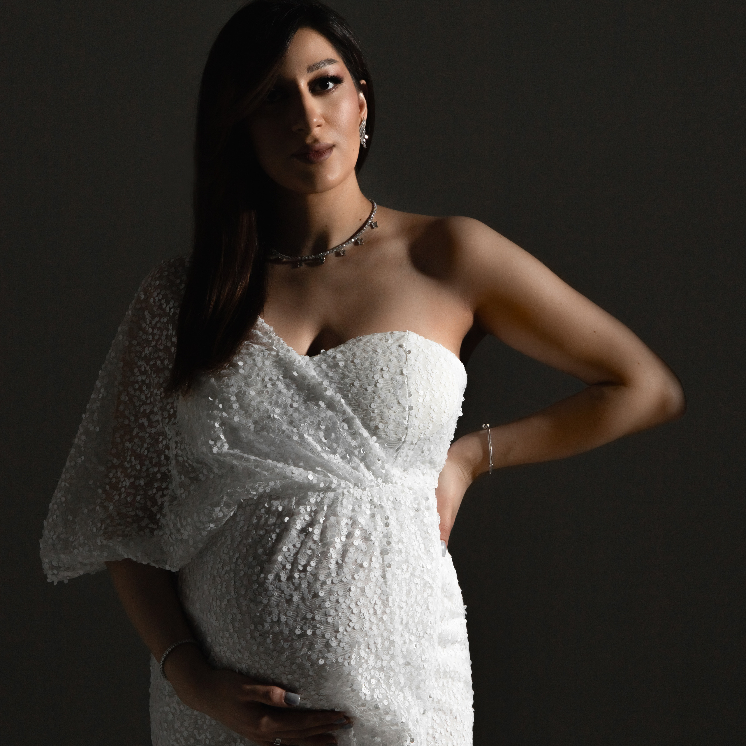 Стильная фотосессия «В ожидании» для Армине