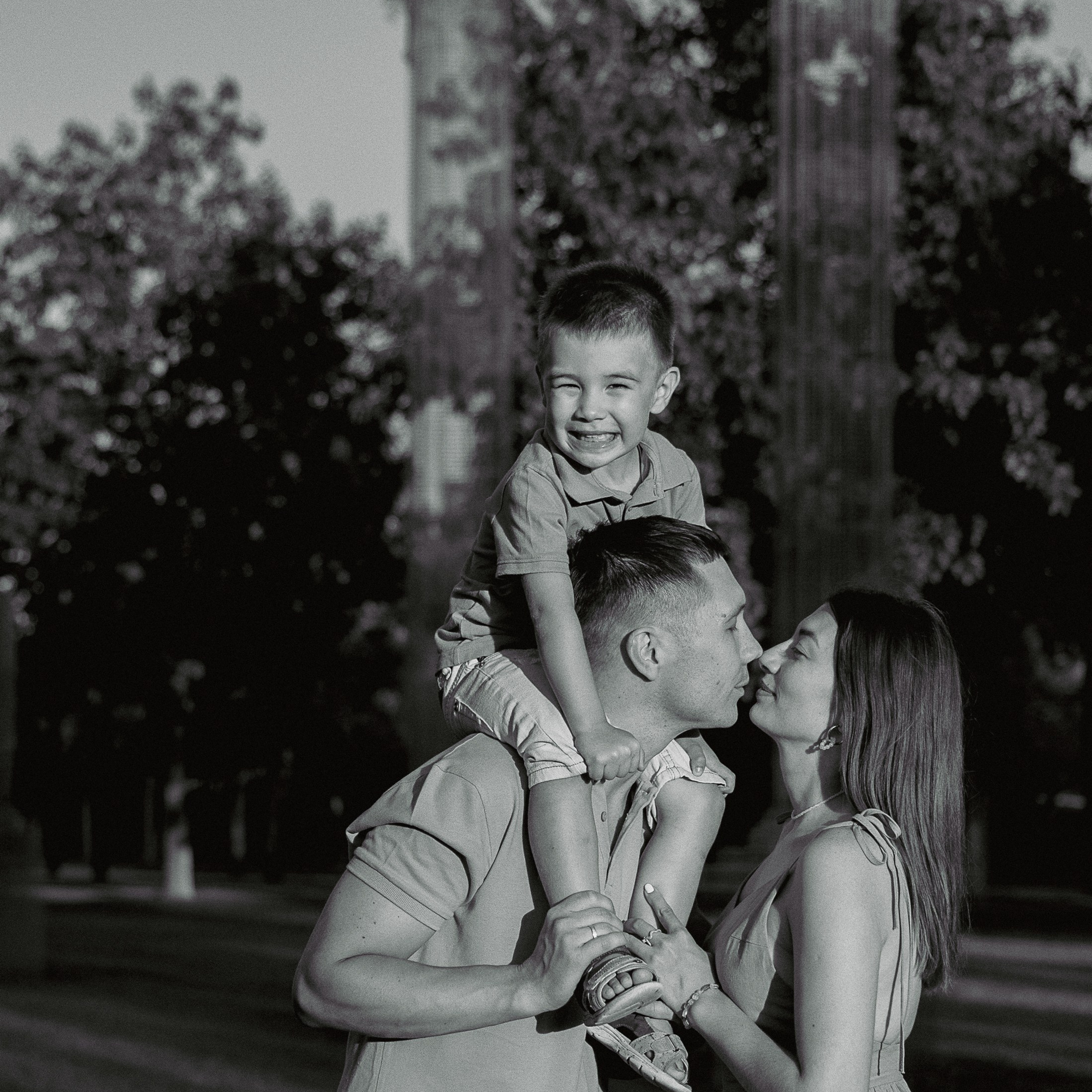 Елисей, Матвей, и Майя