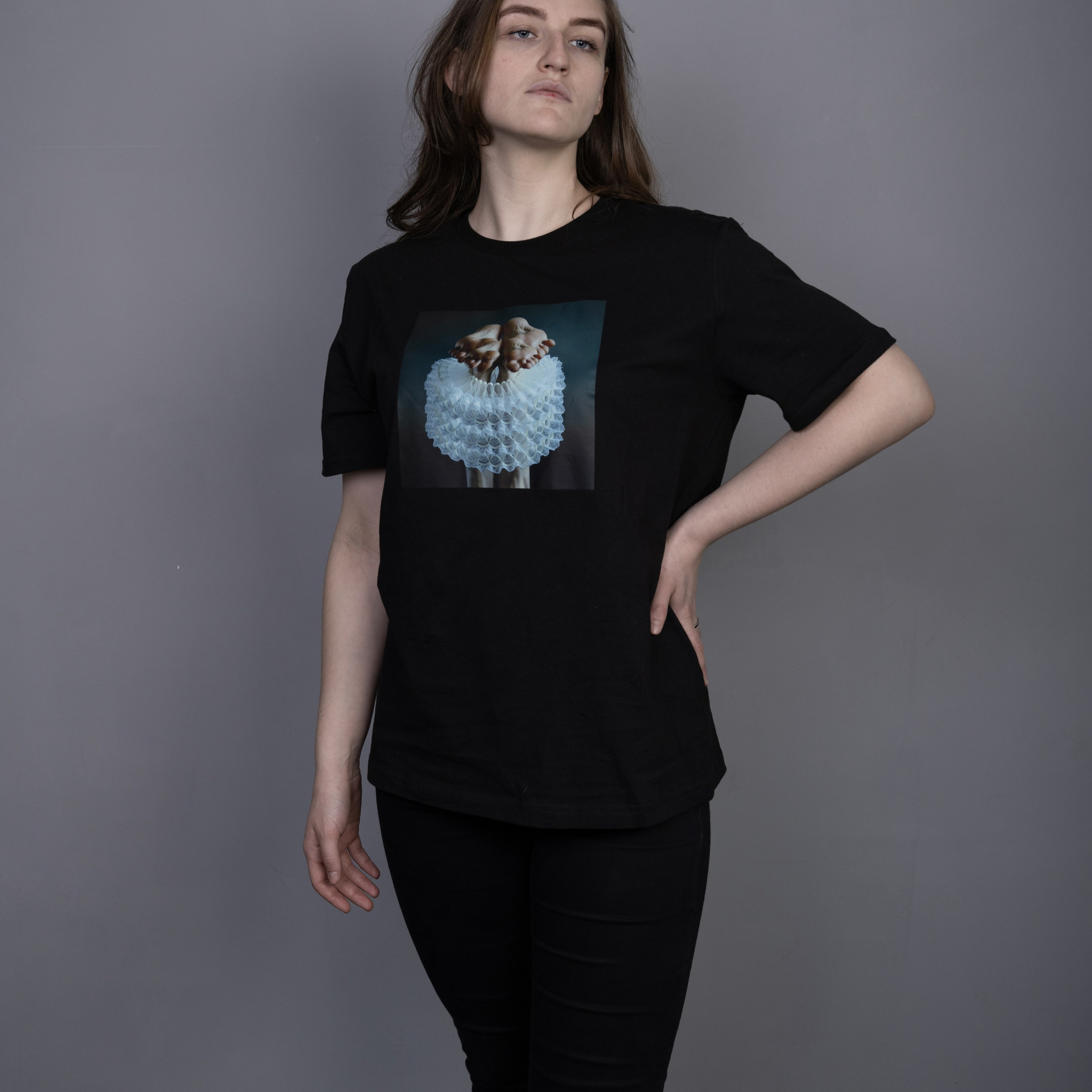 Черная футболка с принтом «Голова в отпуске». Анна Новосельцева. Индивидуальные фотосессии в Москве и М.О