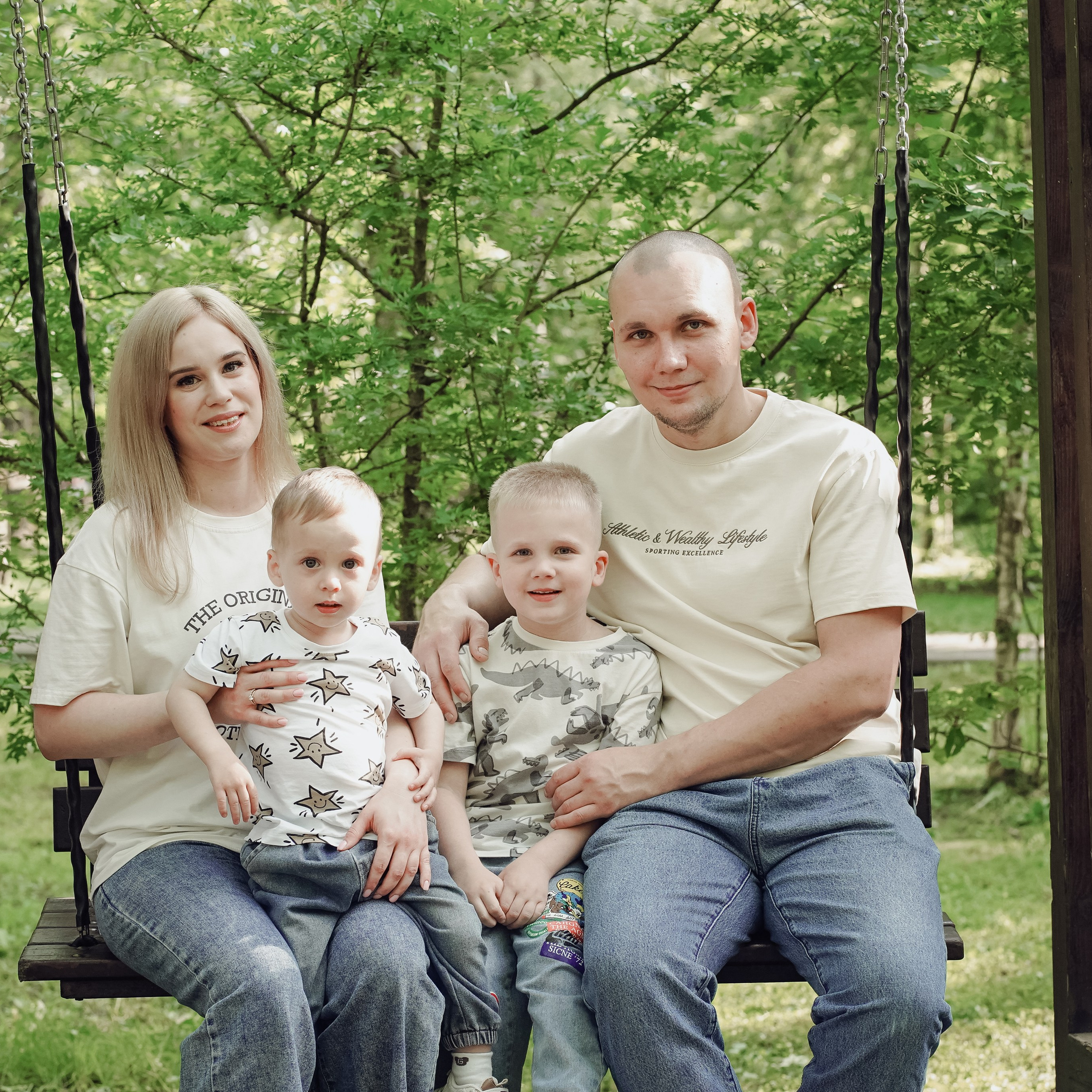 Виктория и семья