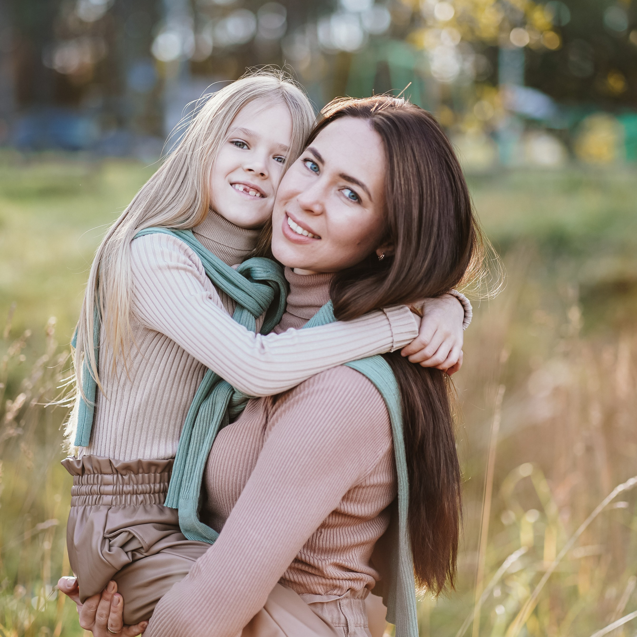 Александра и Настя