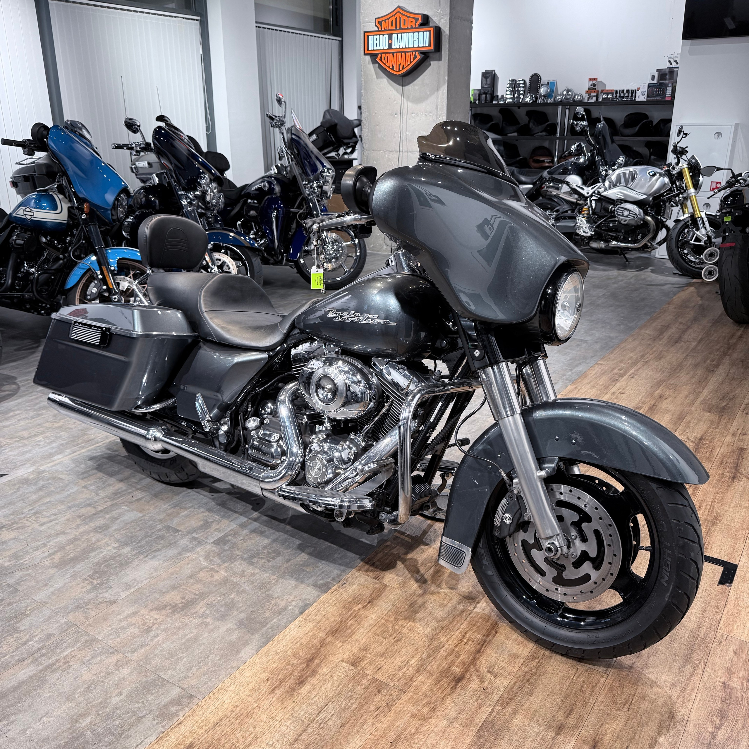 2009 Street Glide (Nardo Dark Gray)