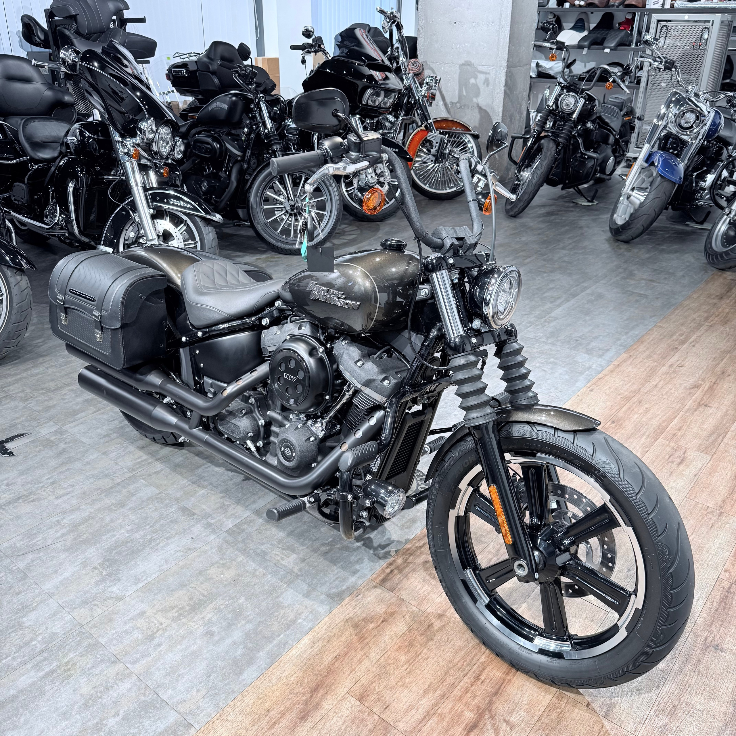 2020 Street Bob 107 Rivеr Rосk Gray