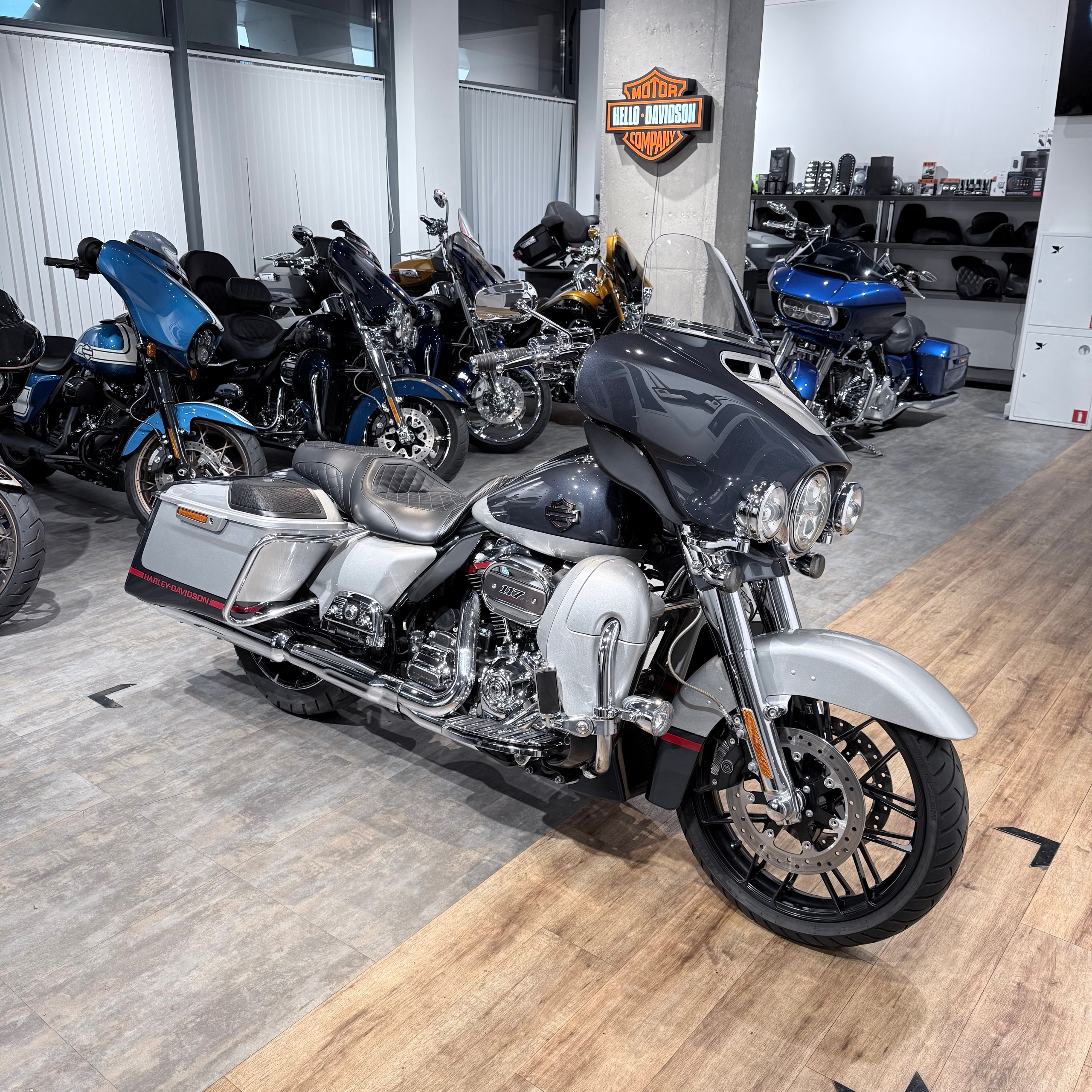 2019 CVO Street Glide Special 117 (Magnetic Grey)