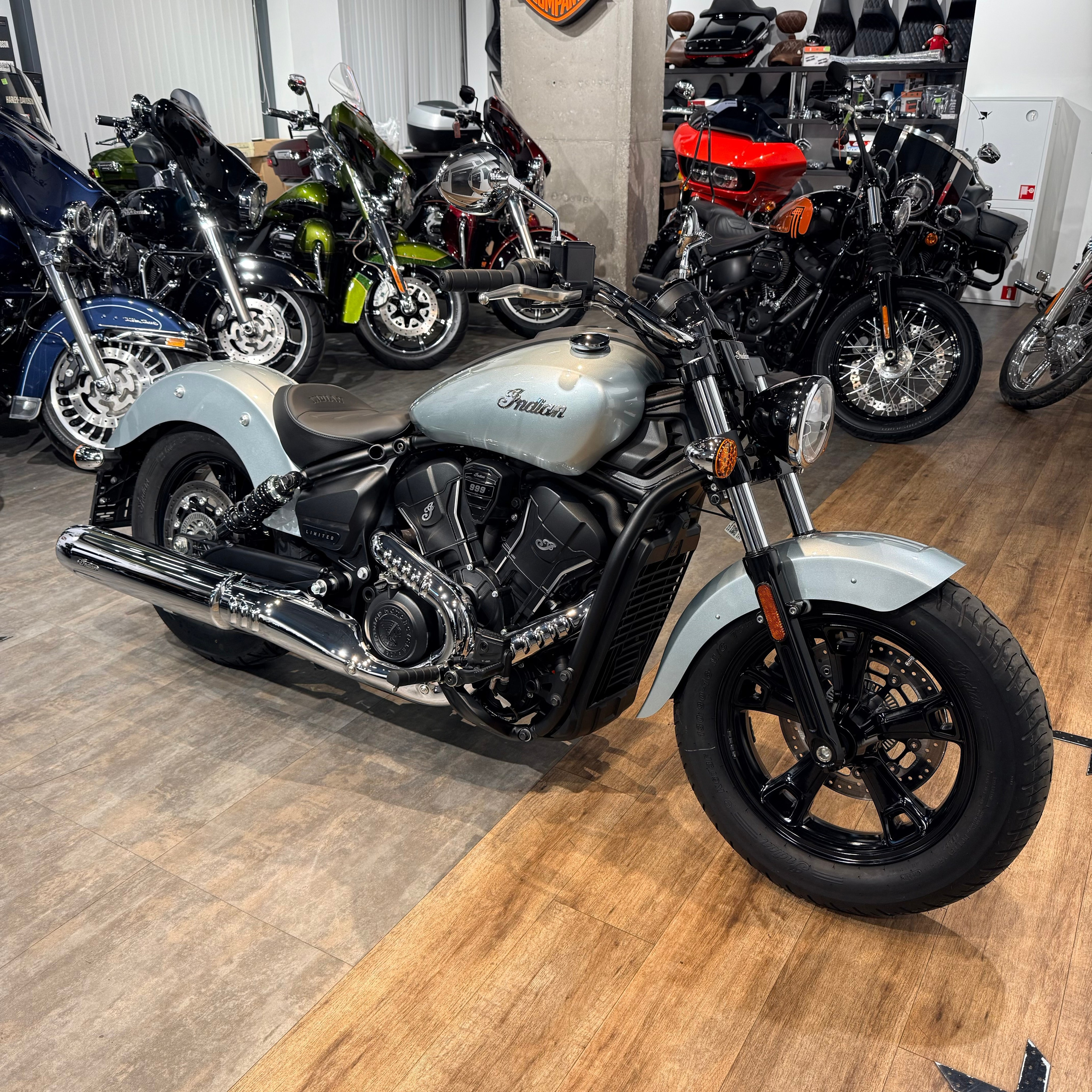 2025 NEW INDIAN Scout Sixty Limited Silver Quartz