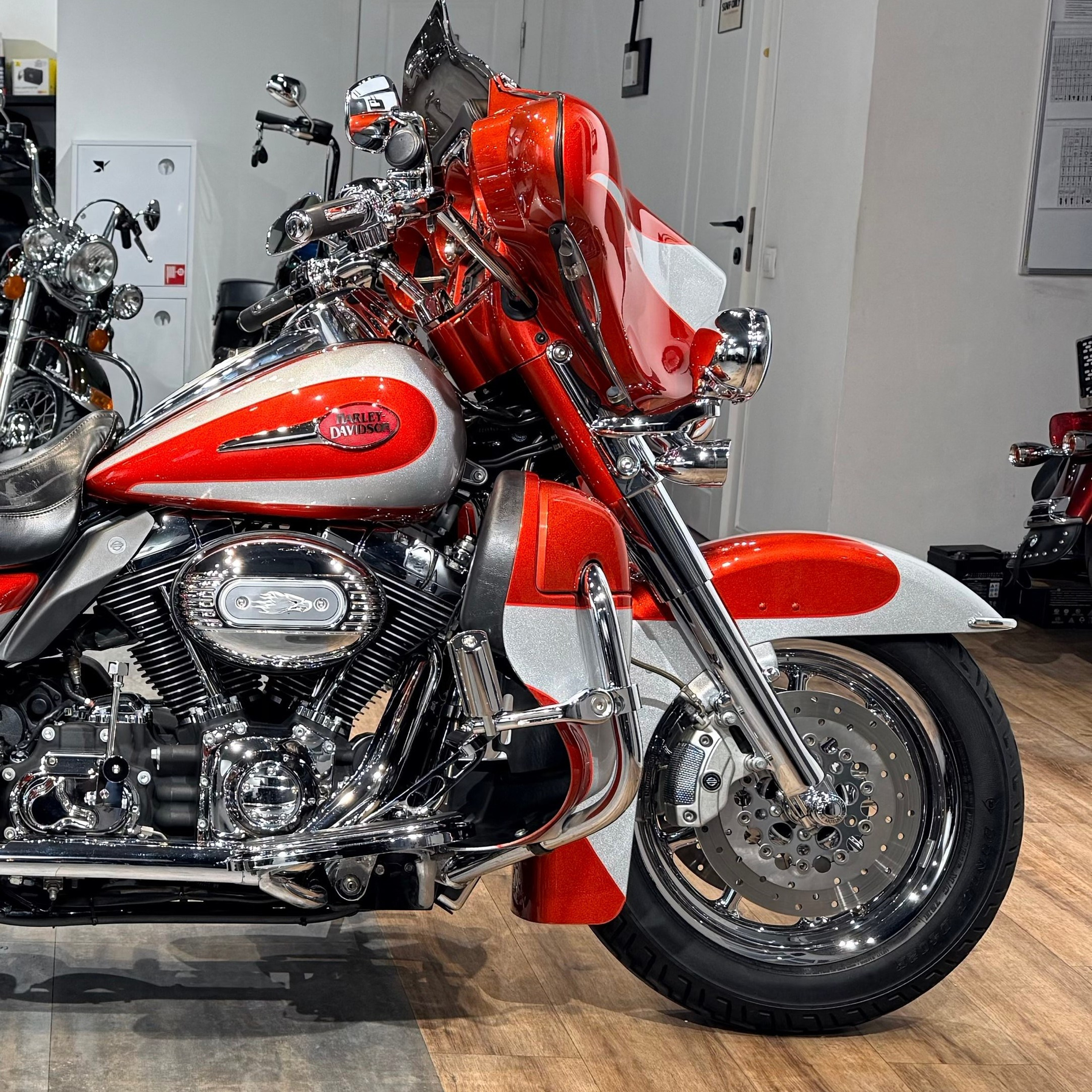 2008 CVO Elесtrа Glide ABS Сорреr Silver