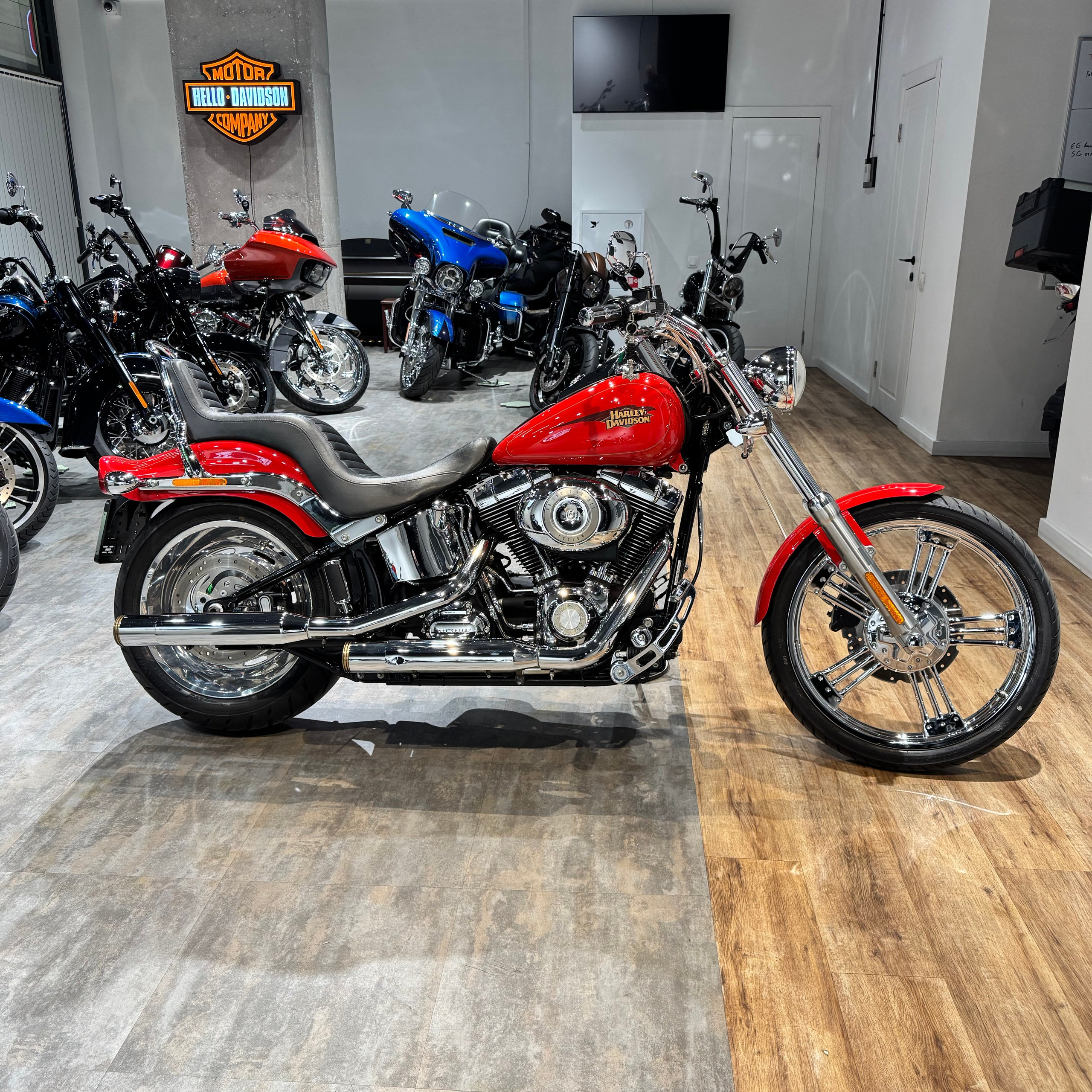 2010 Softail (Scarlett Red)