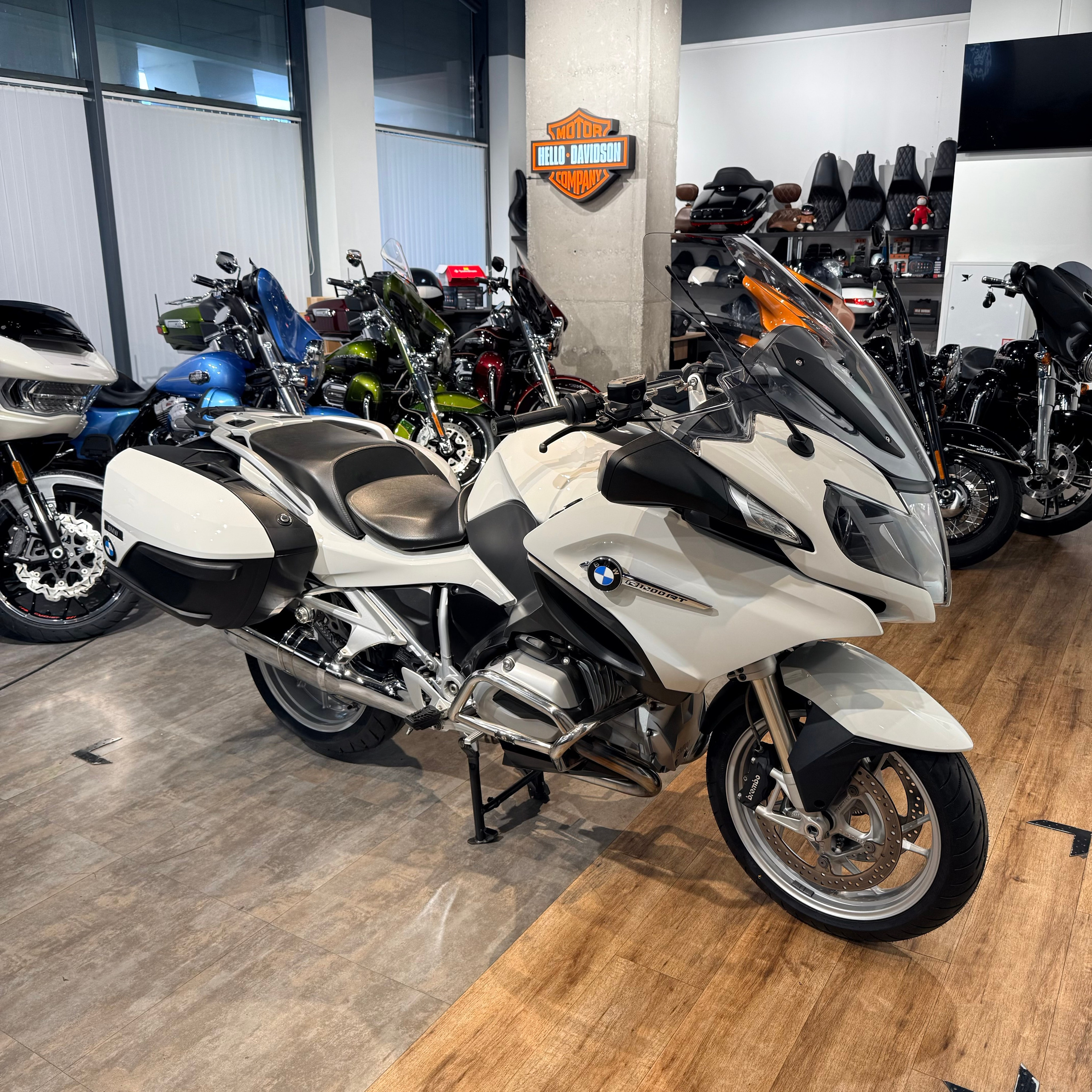 2015 BMW R1200RT Alpine White (VIN *WB10*5073)