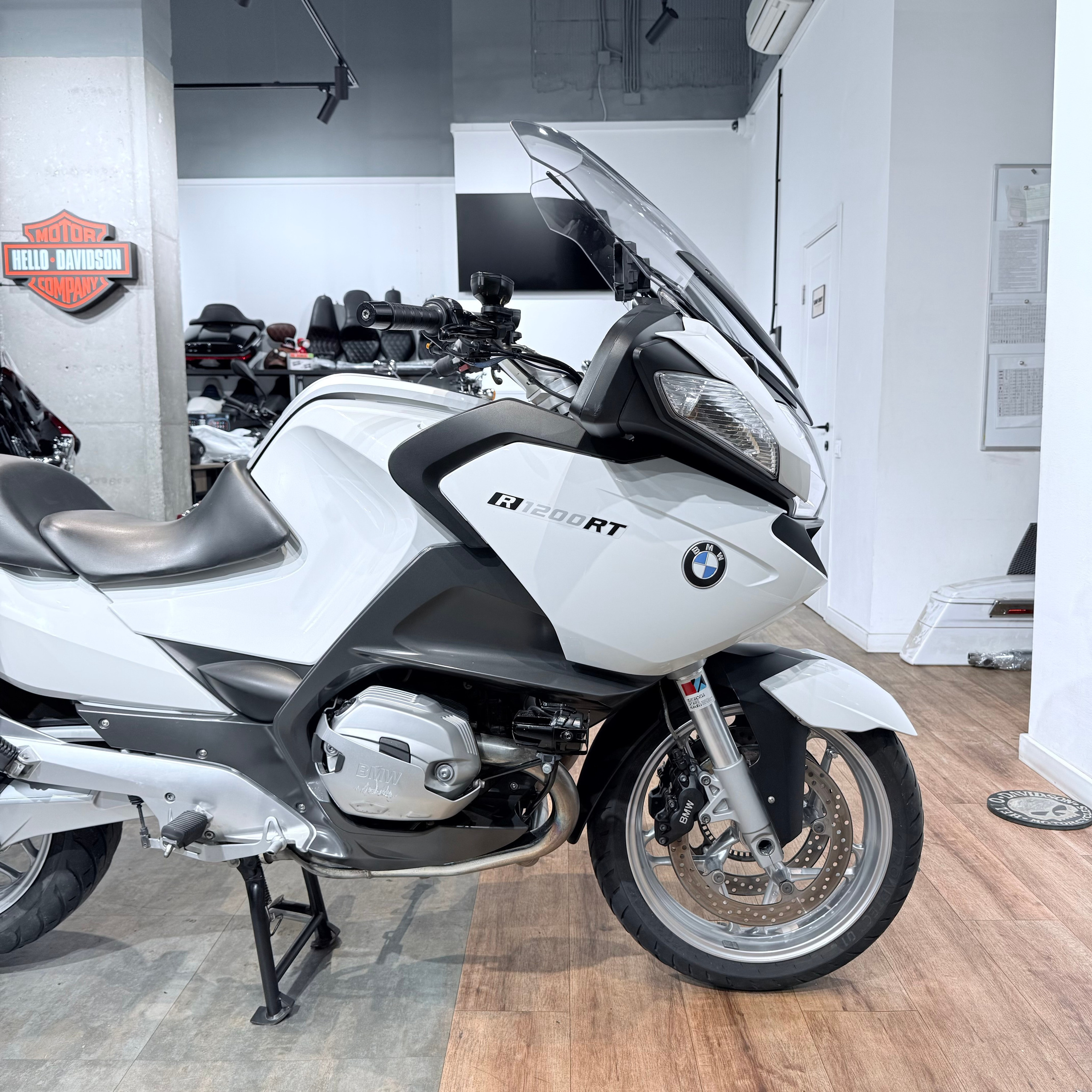 2011 ВМW R1200RТ Alpine White
