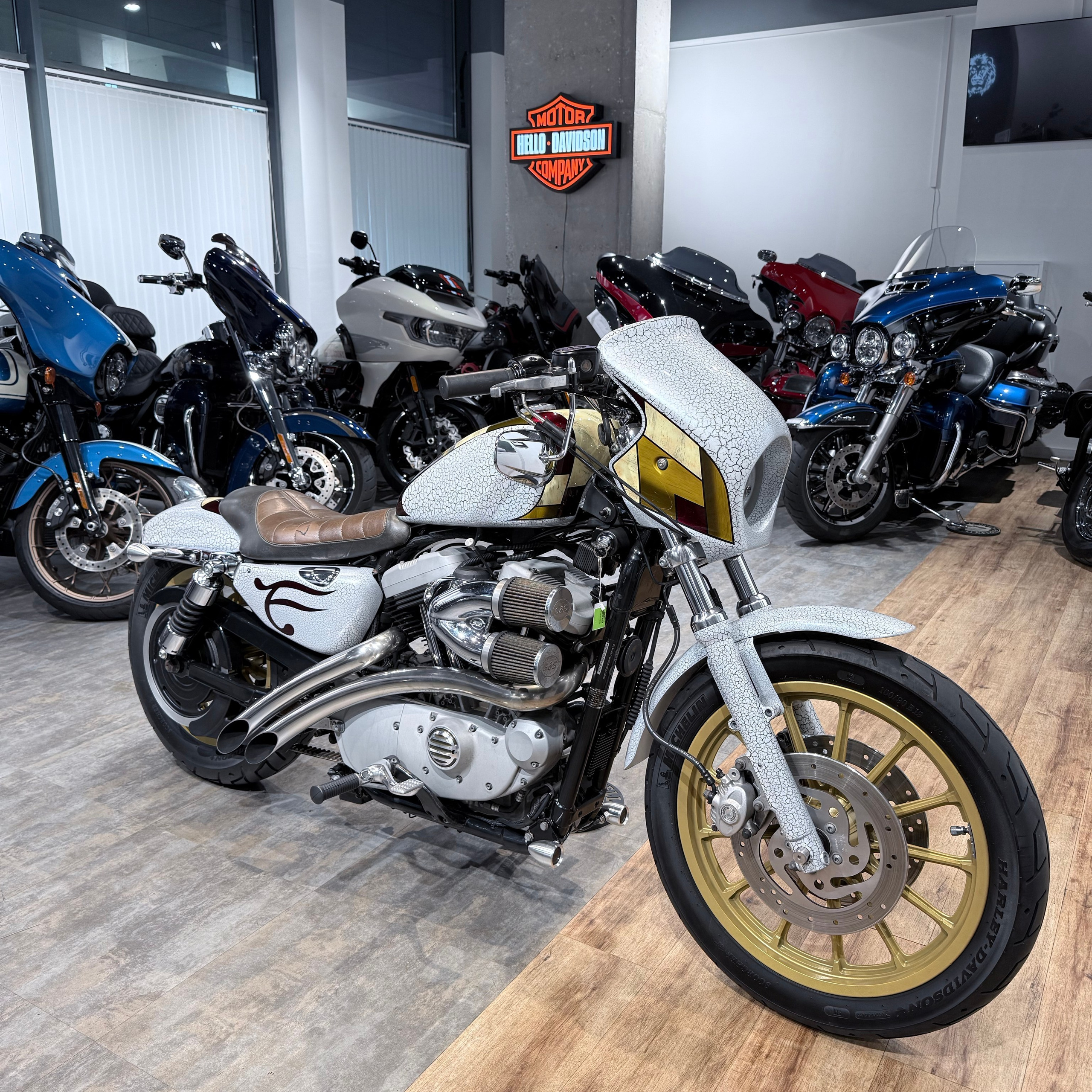 Sportster 1200 Roadster White Skin