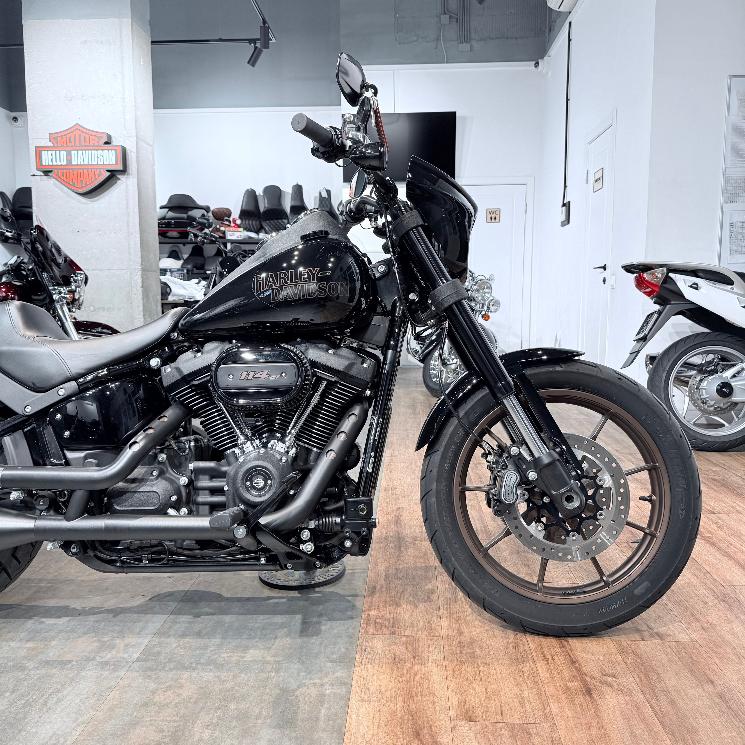 2021 Lоw Ridеr S 114 АBS Vivid Вlack