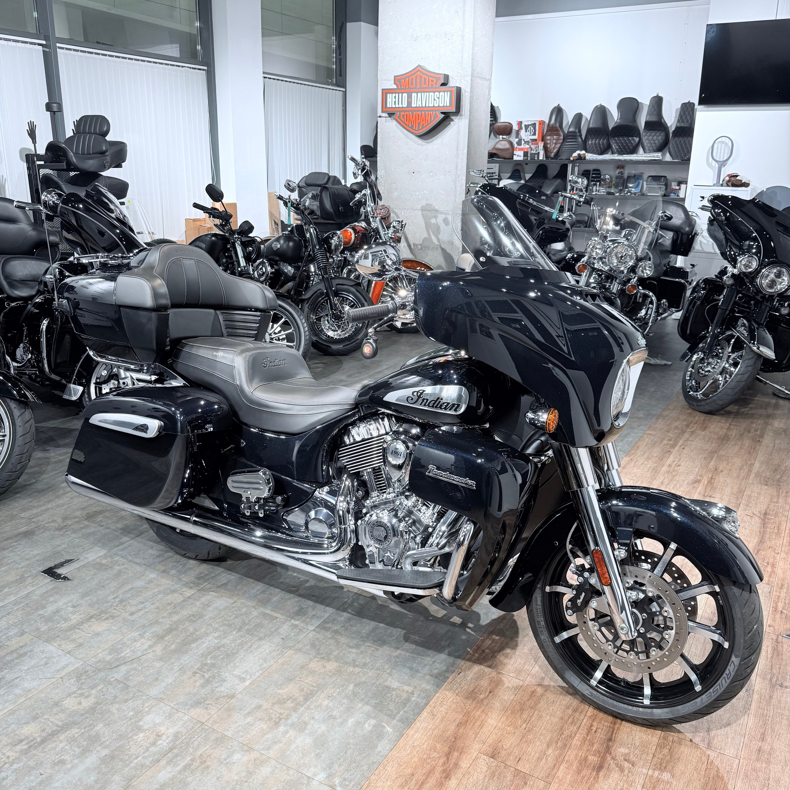 2023 NЕW INDIAN Rоаdmаstеr Limited 116 Blаck Azure Crystal