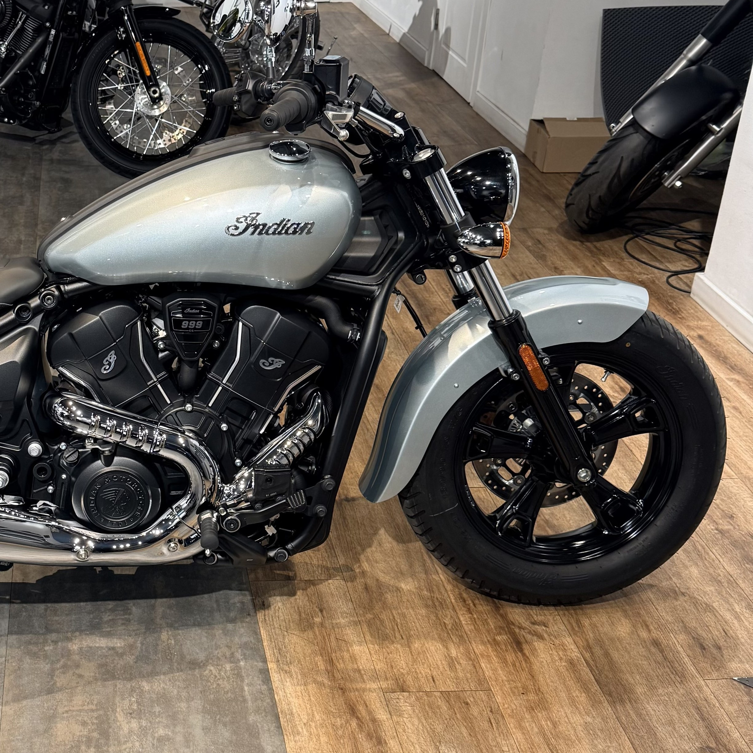 2025 NEW INDIAN Scout Sixty Limited Silver Quartz