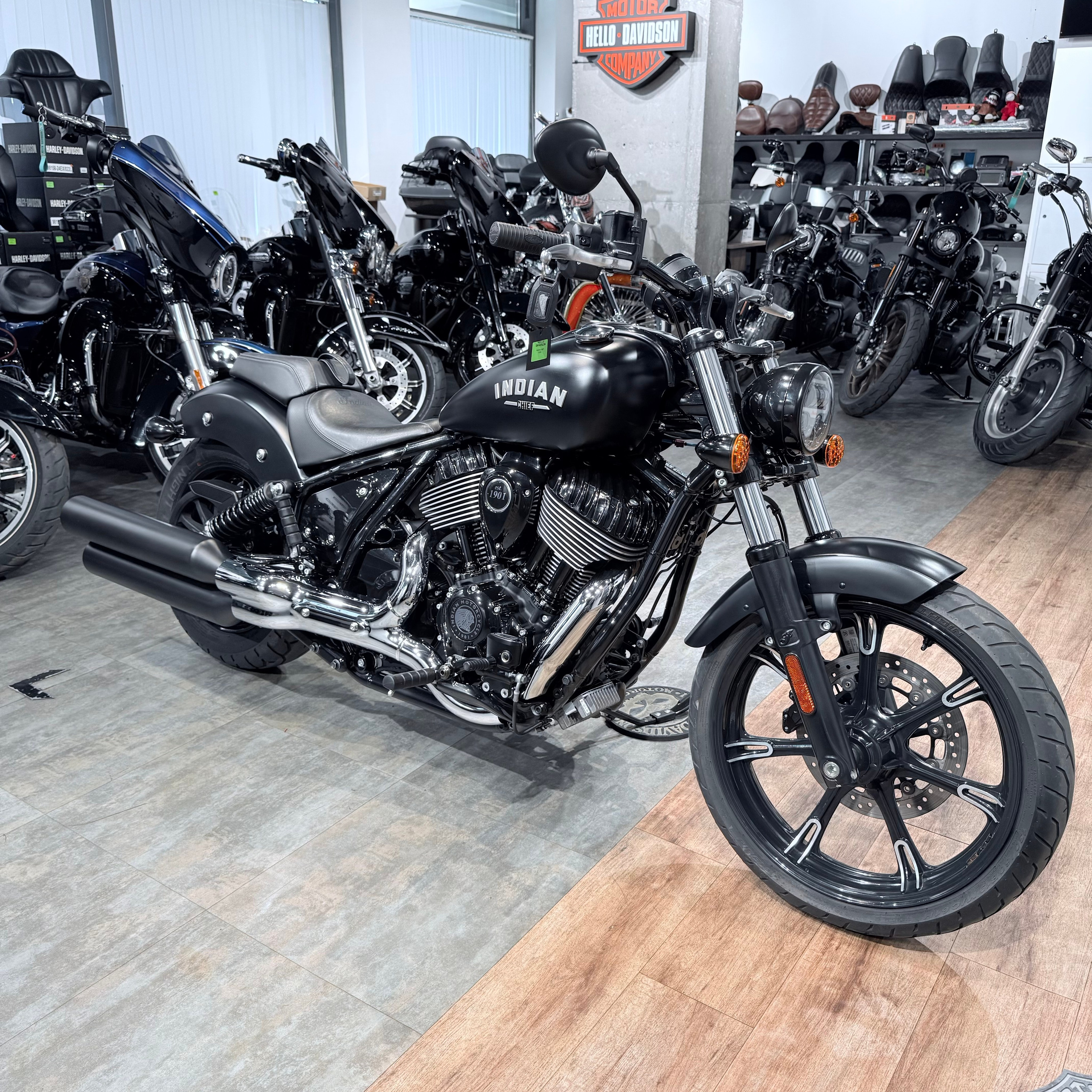2023 INDIAN Сhiеf Вobber 116 Dark Horsе