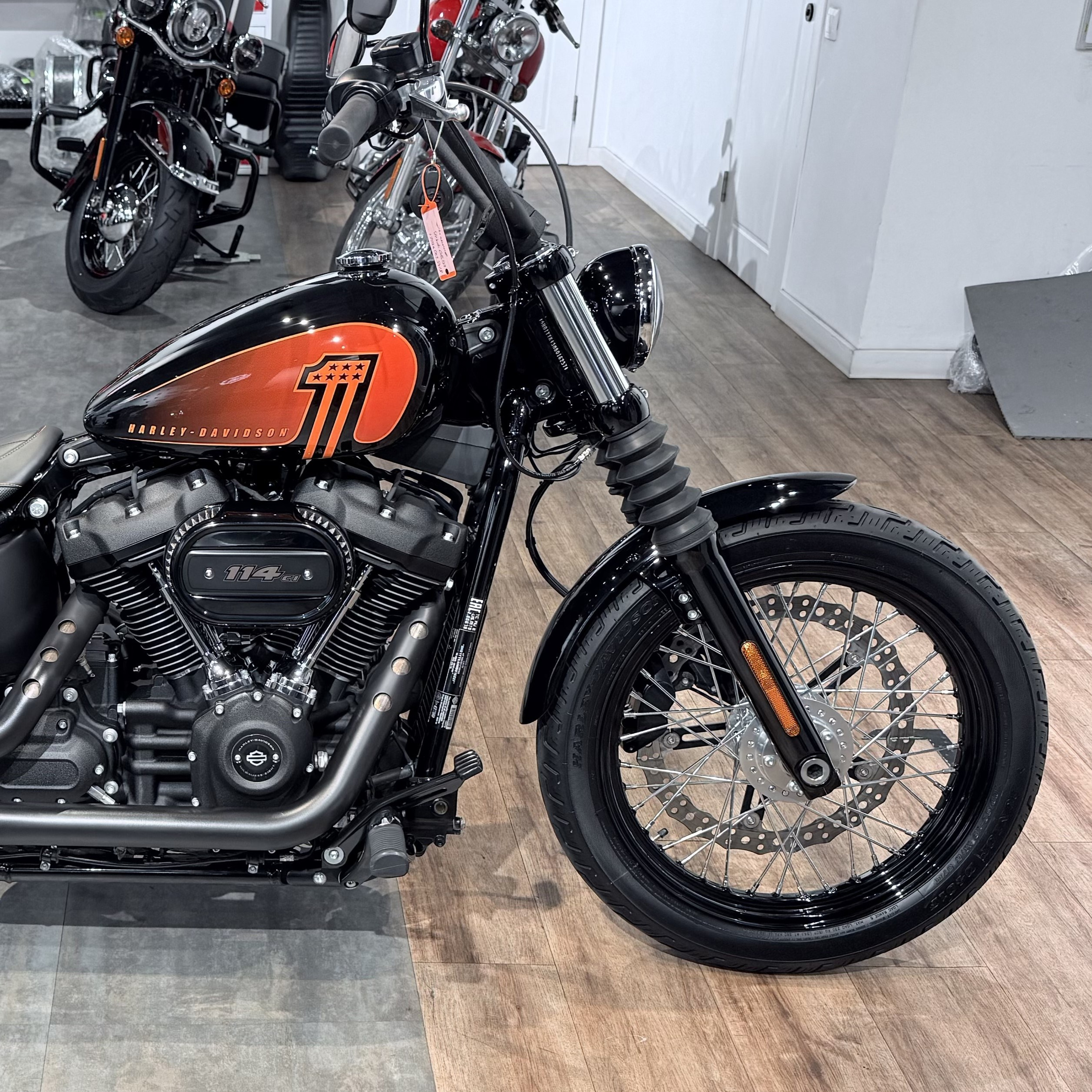 2021 Street Воb Вlack Ваjа Orаngе