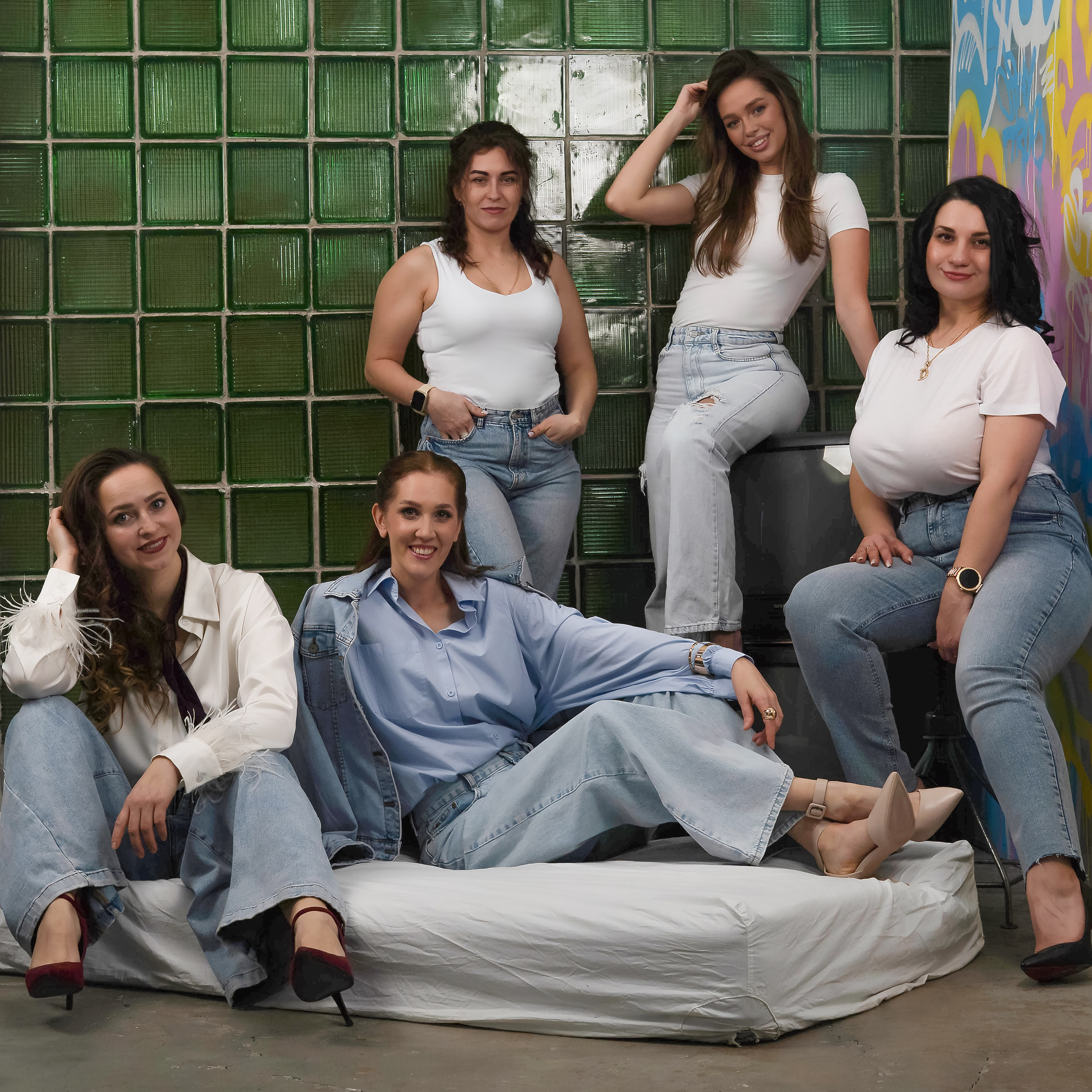 Фотосессия с друзьями на день рождения в студии