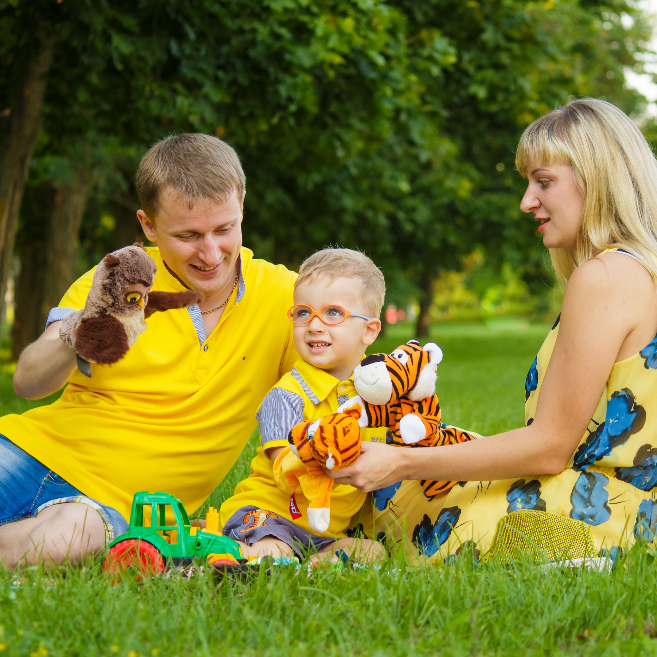 Саша, Тоня и Андрюша