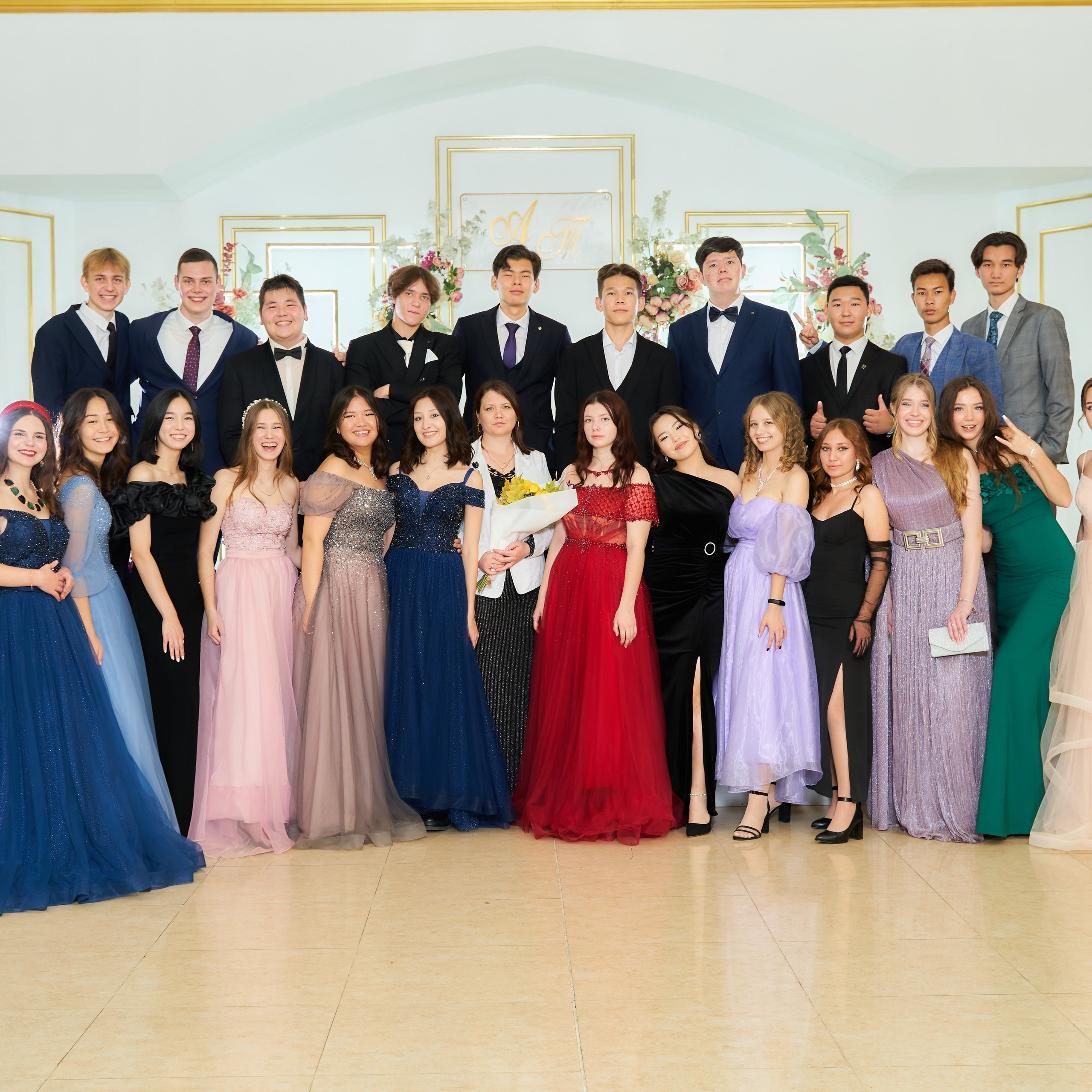 ОТЗЫВЫ. Школьный фотограф в Уральске, студия | Классный Школьный Альбом