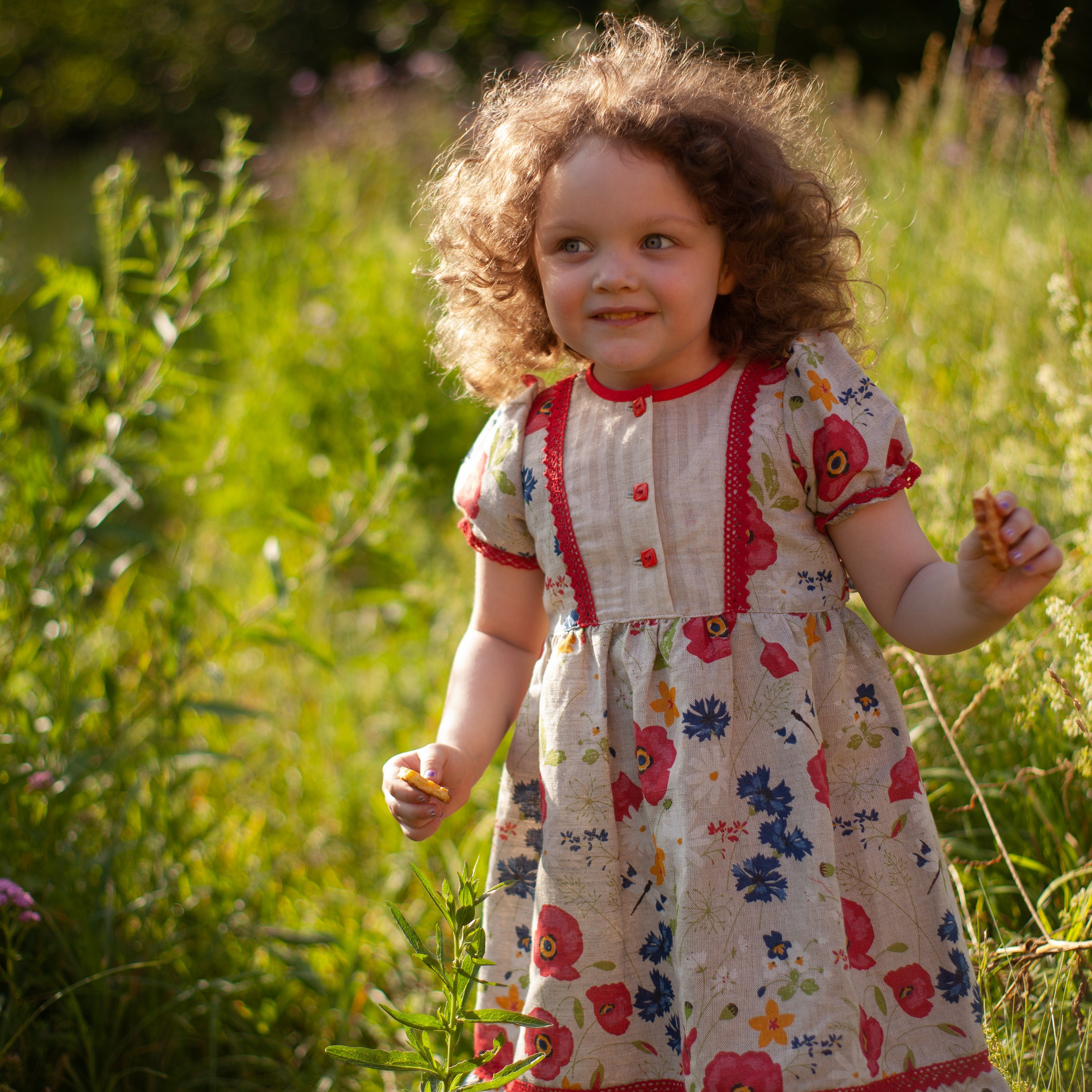 Таня. Детская съёмка на природе.