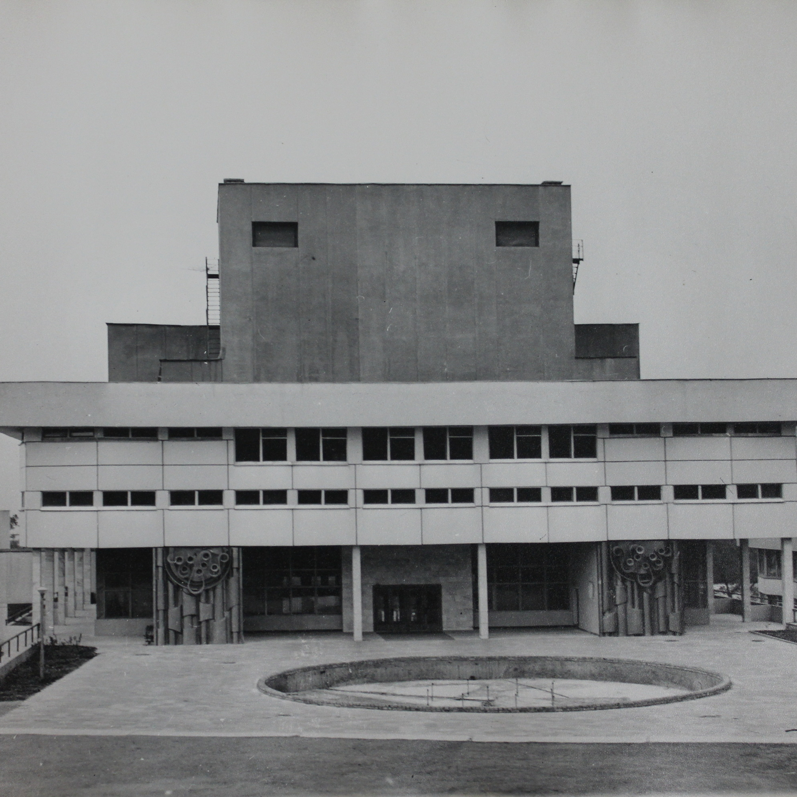 ИСТОРИЯ ОДНОГО ФОНТАНА. Художник Инна Додиомова