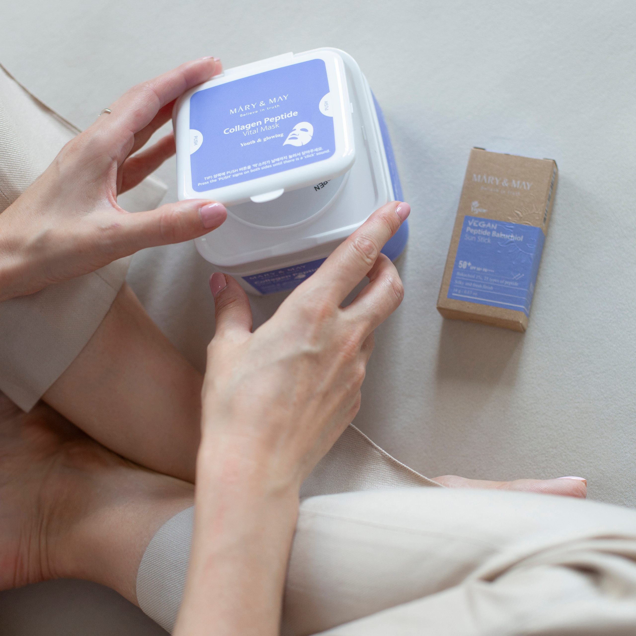 Владелица магазина корейской косметики