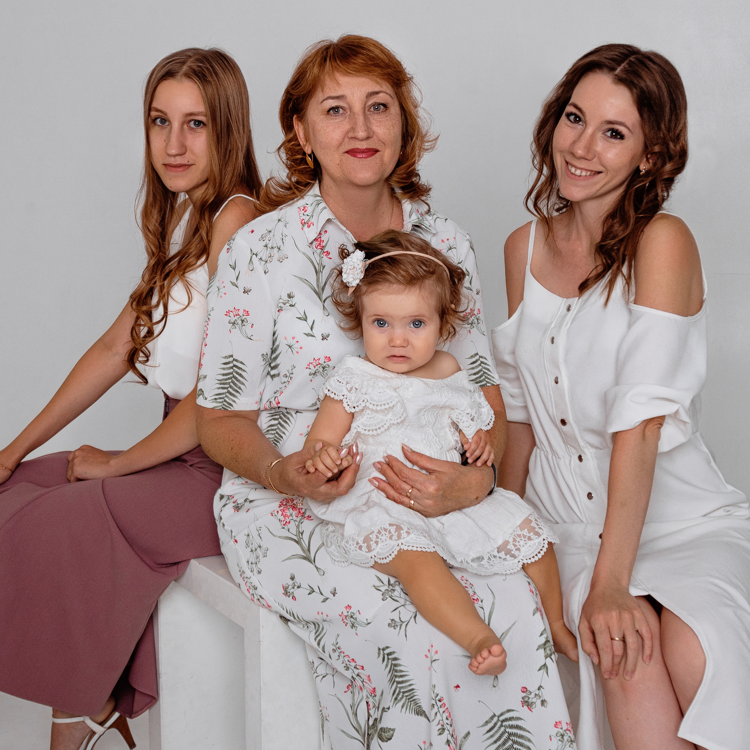 Женская часть семьи