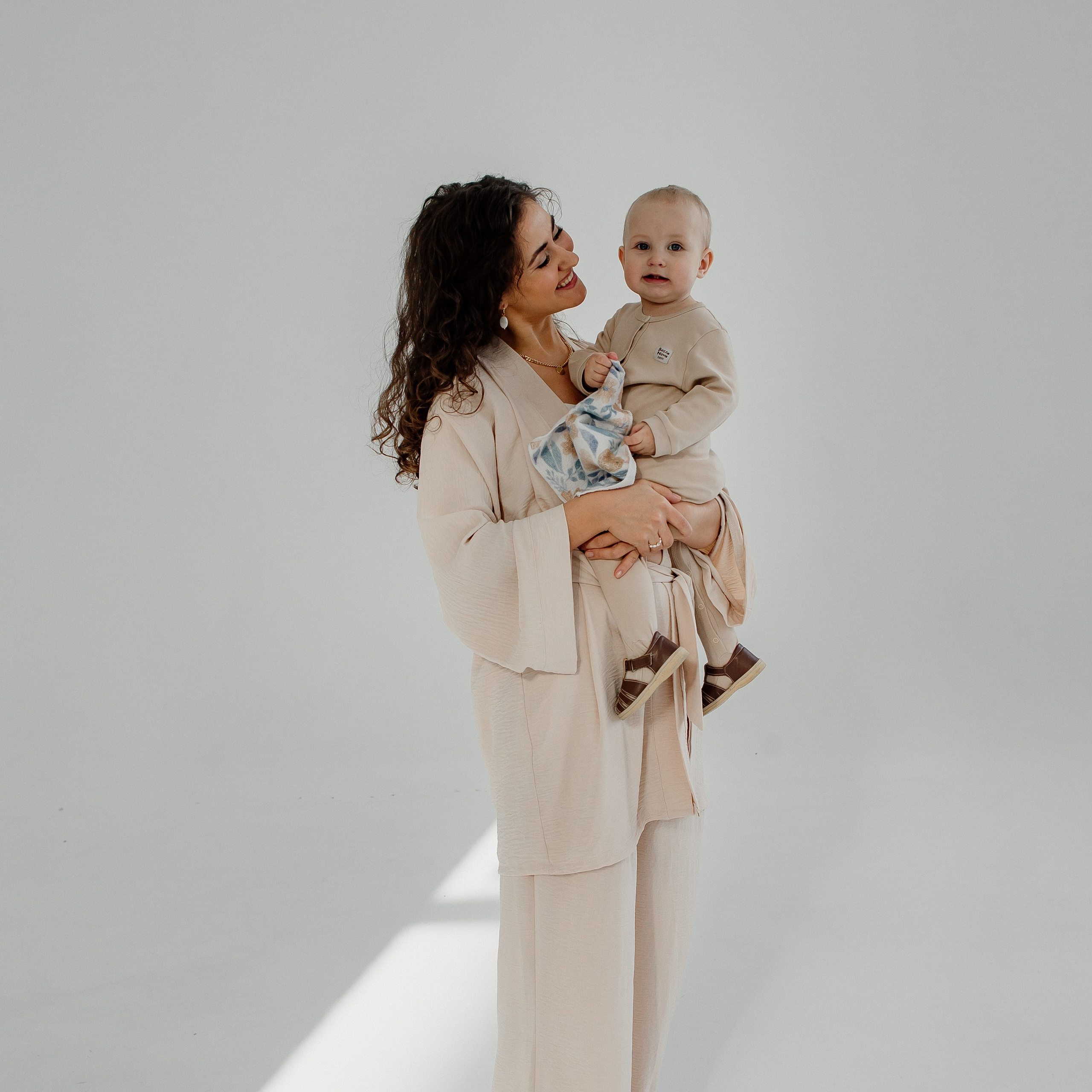 Отзывы. Фотограф Авилова Дарья ● Тюмень● Съемка больших семей ●Архив поколений