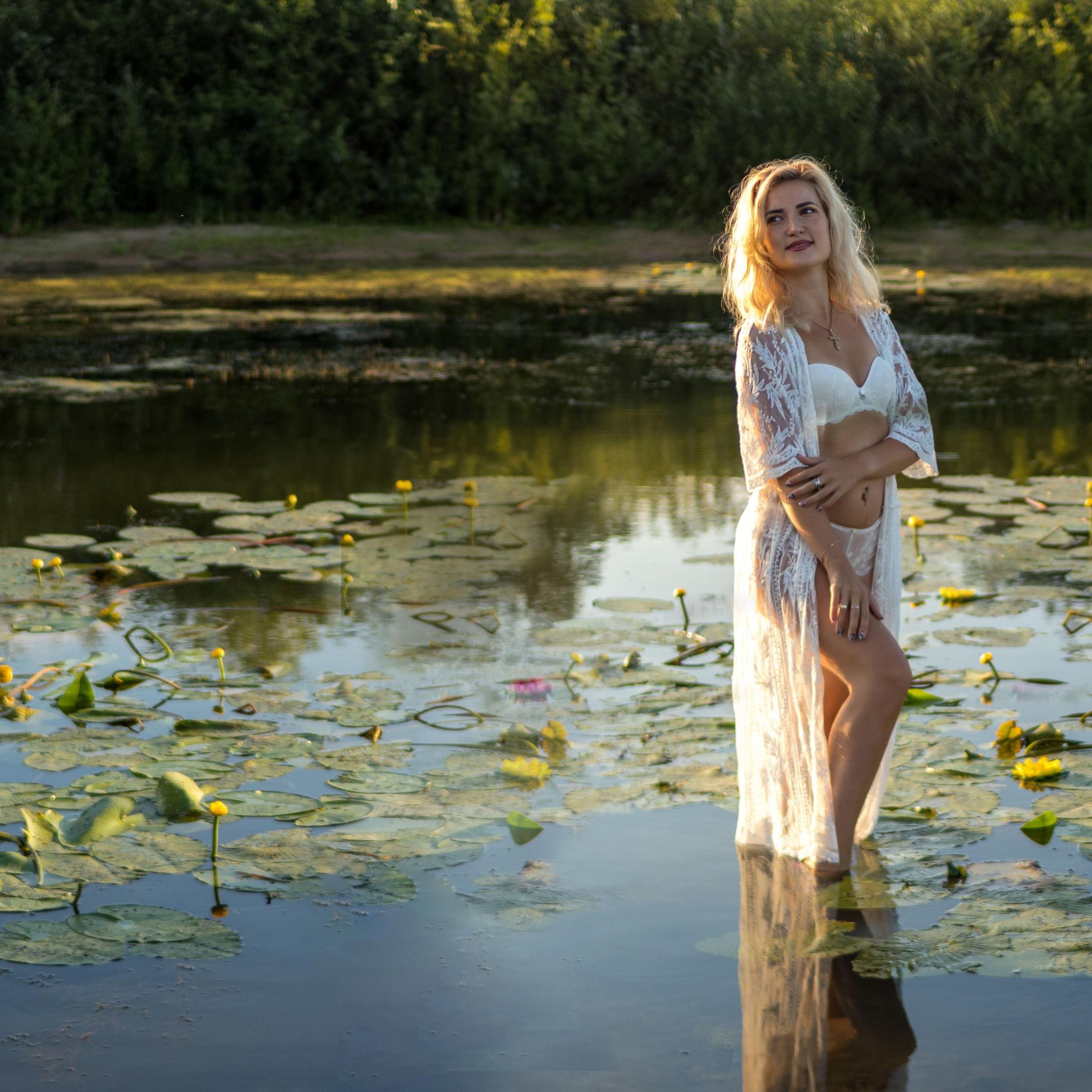 Фотосессия в кувшинках