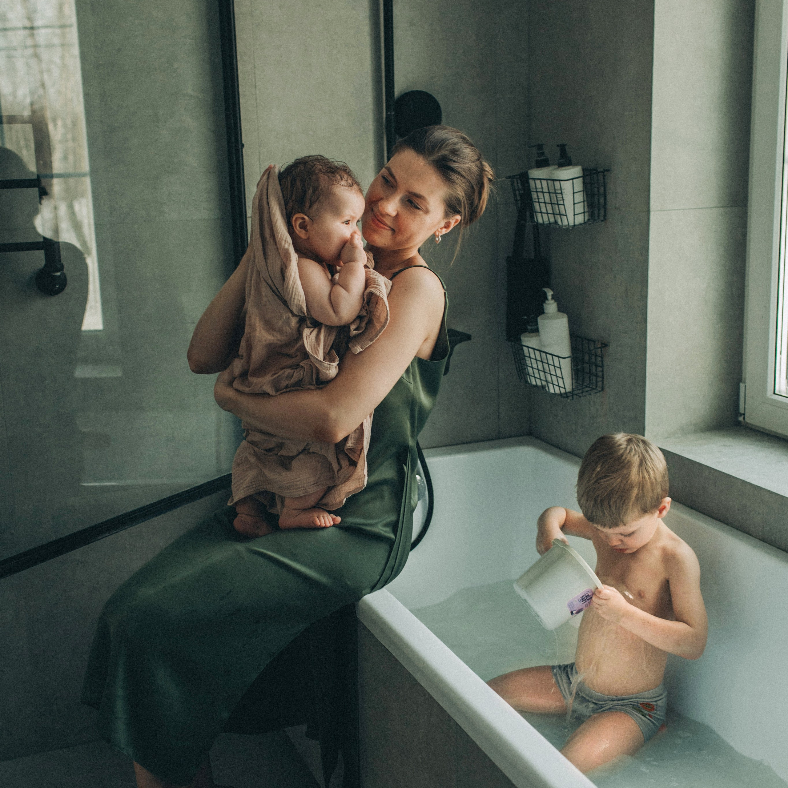 Кира, Арсений, Юля, Антон