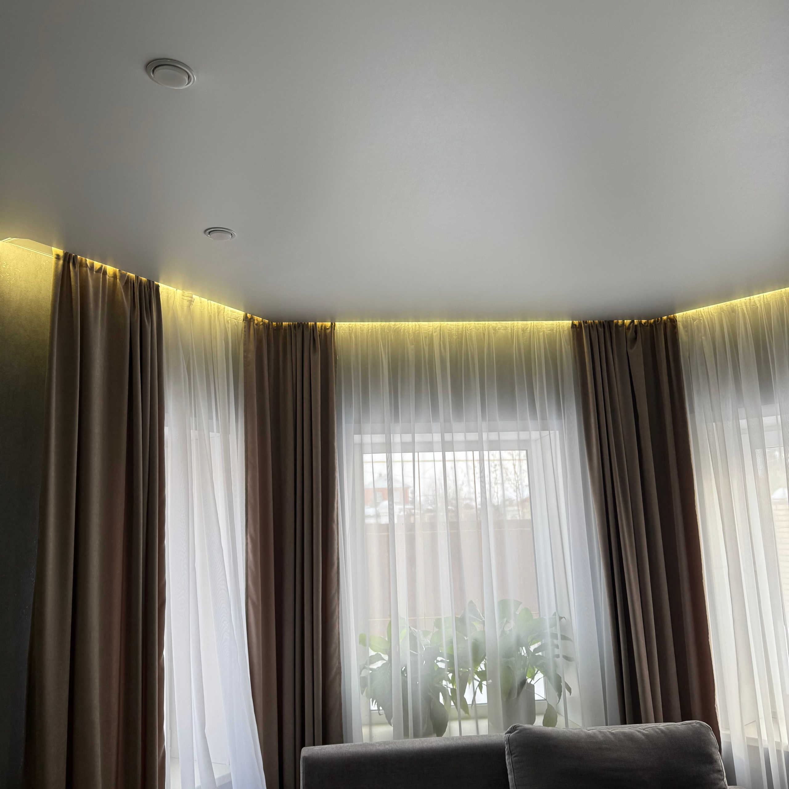 Отзывы Etalonpotolok. Etalonpotolok установка натяжных потолков в г. Екатеринбург. Бесплатный замер