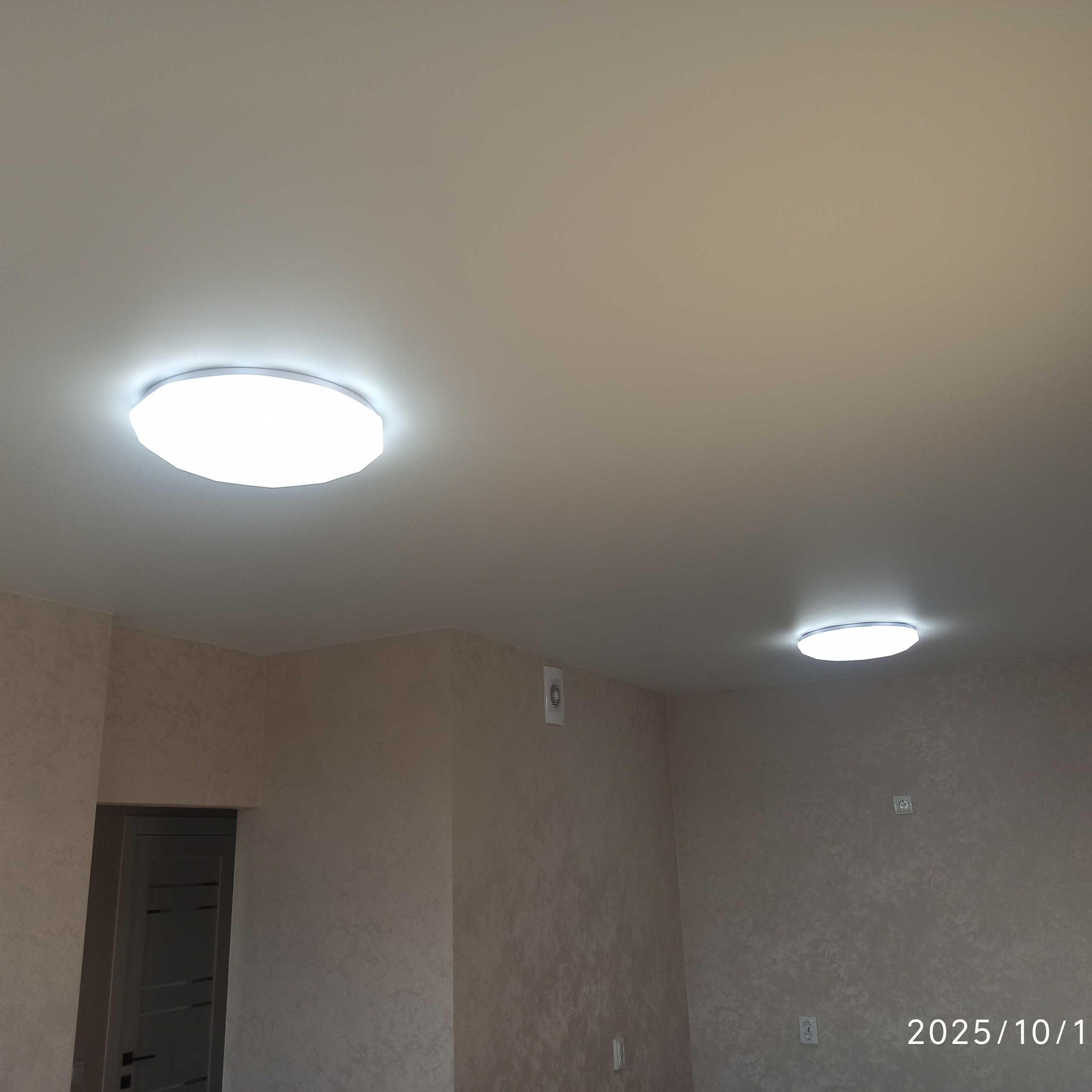 Etalonpotolok установка натяжных потолков в г. Екатеринбург. Бесплатный замер