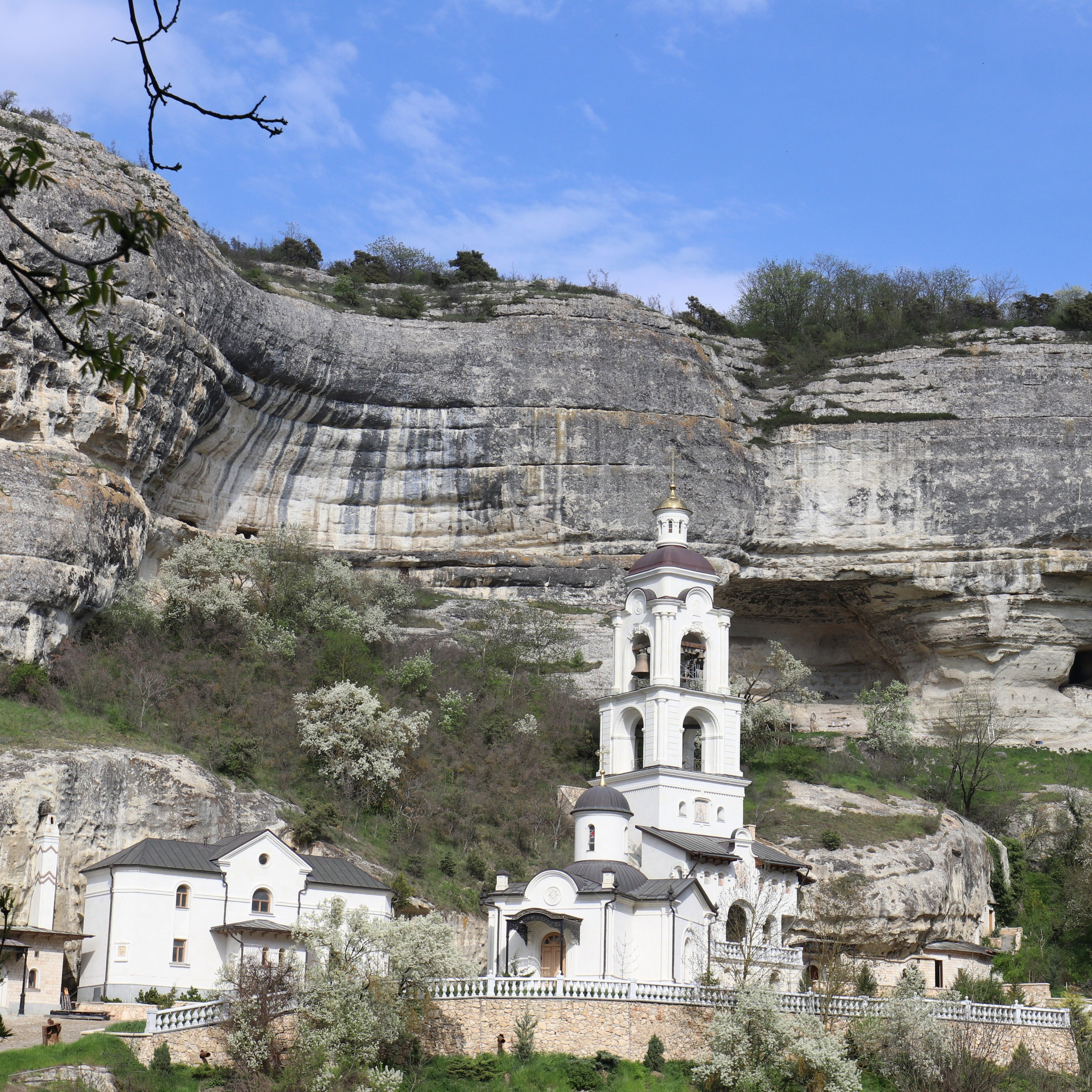 Крым. ЮБК (Бахчисарай, Кастрополь, Таракташская тропа). Май 2021