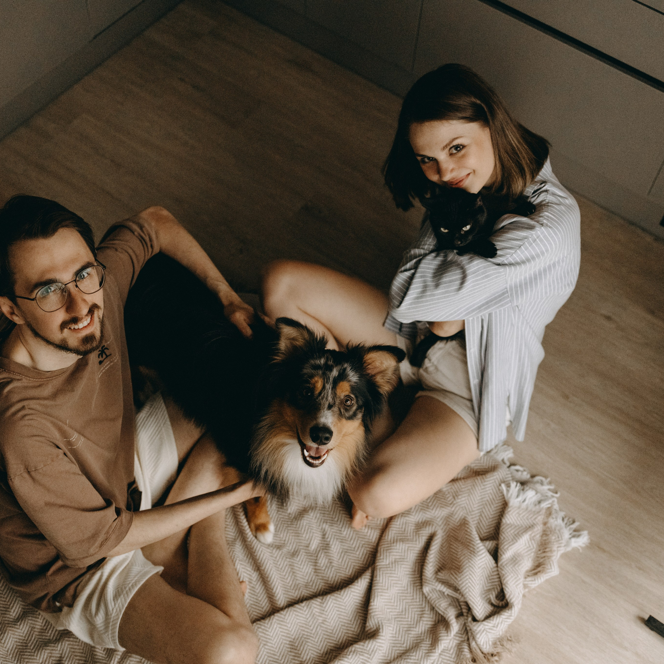 Настя, Никита и их Гром и Мяу