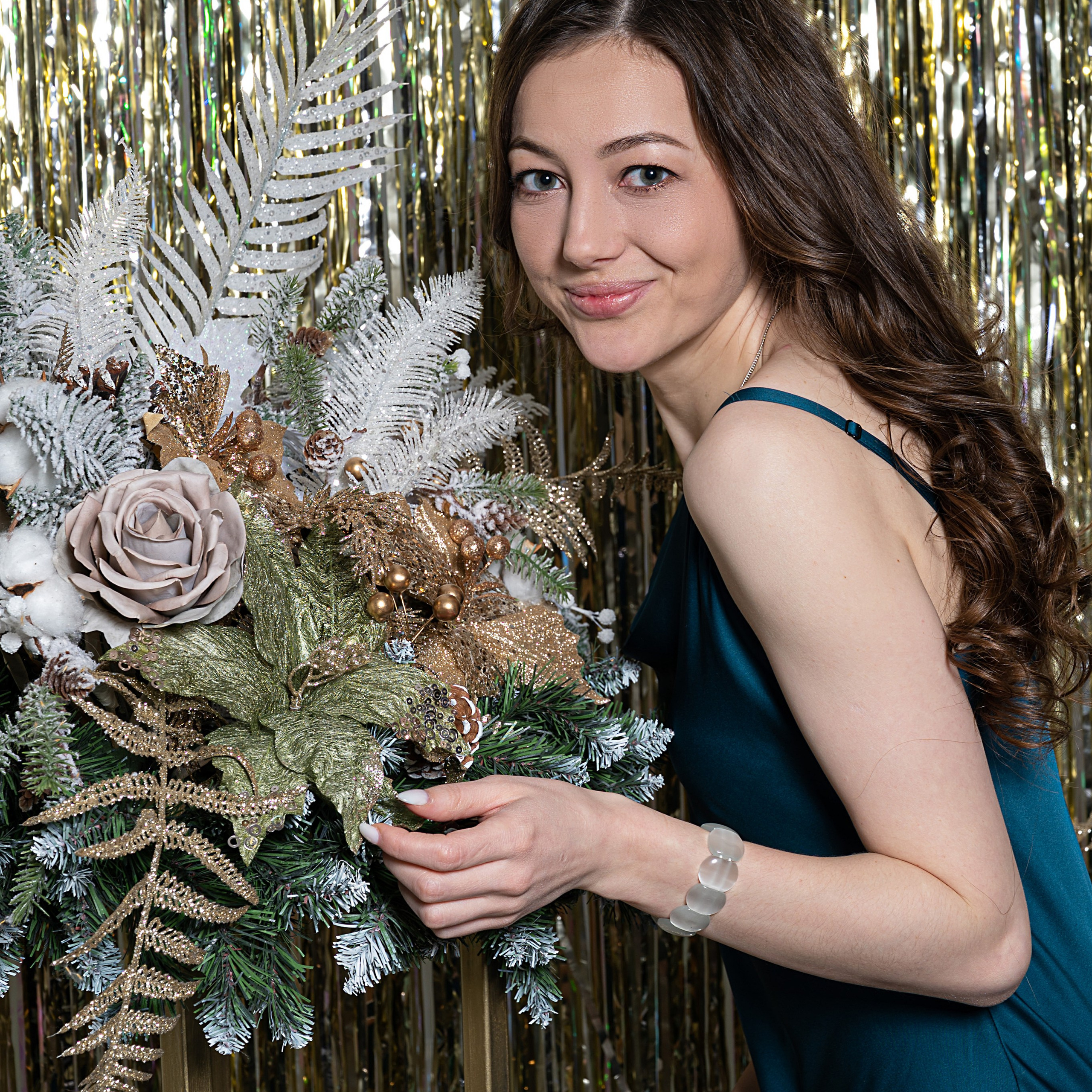 НОВОГОДНЯЯ