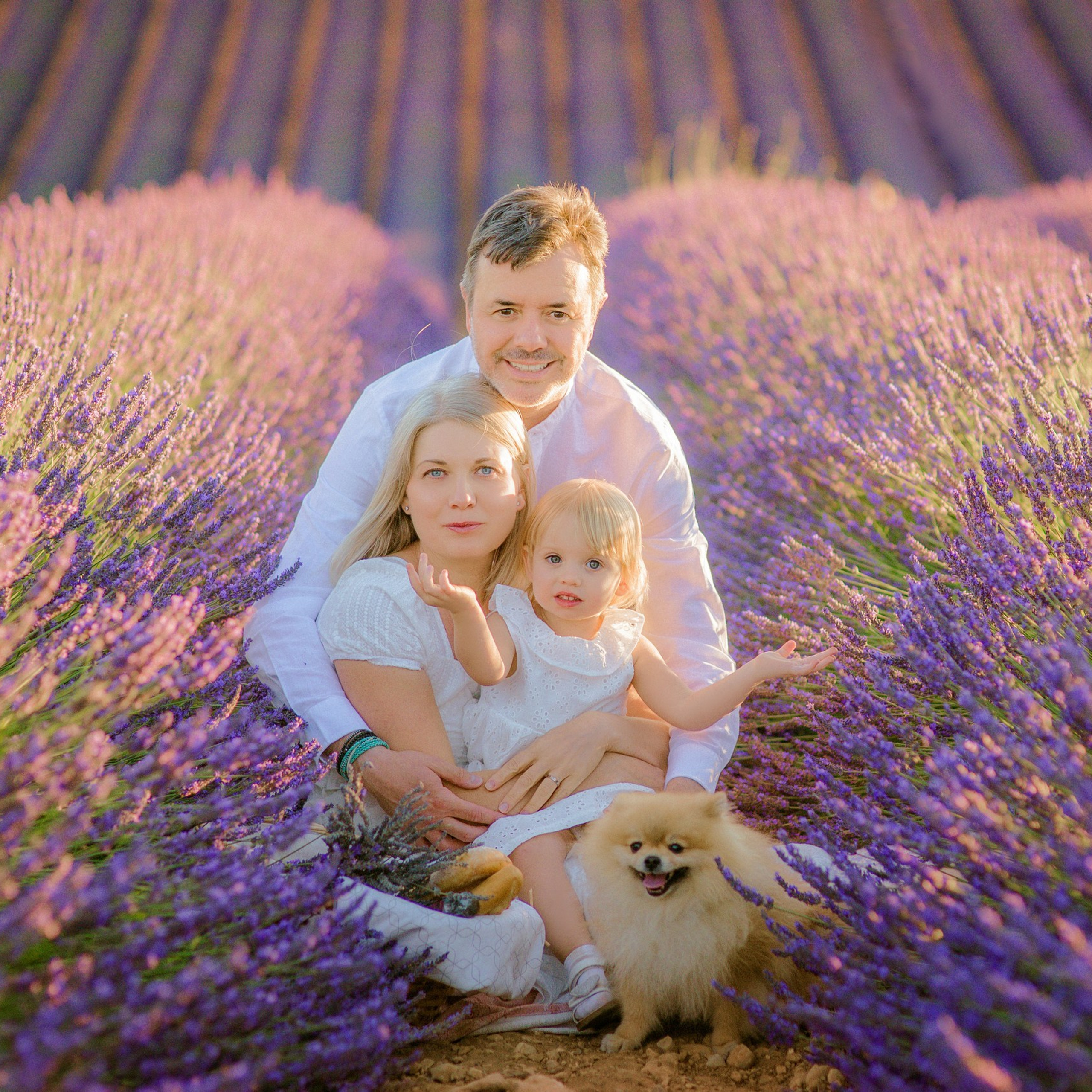 Feed back. Photographer in Provence Julia Lipiainen