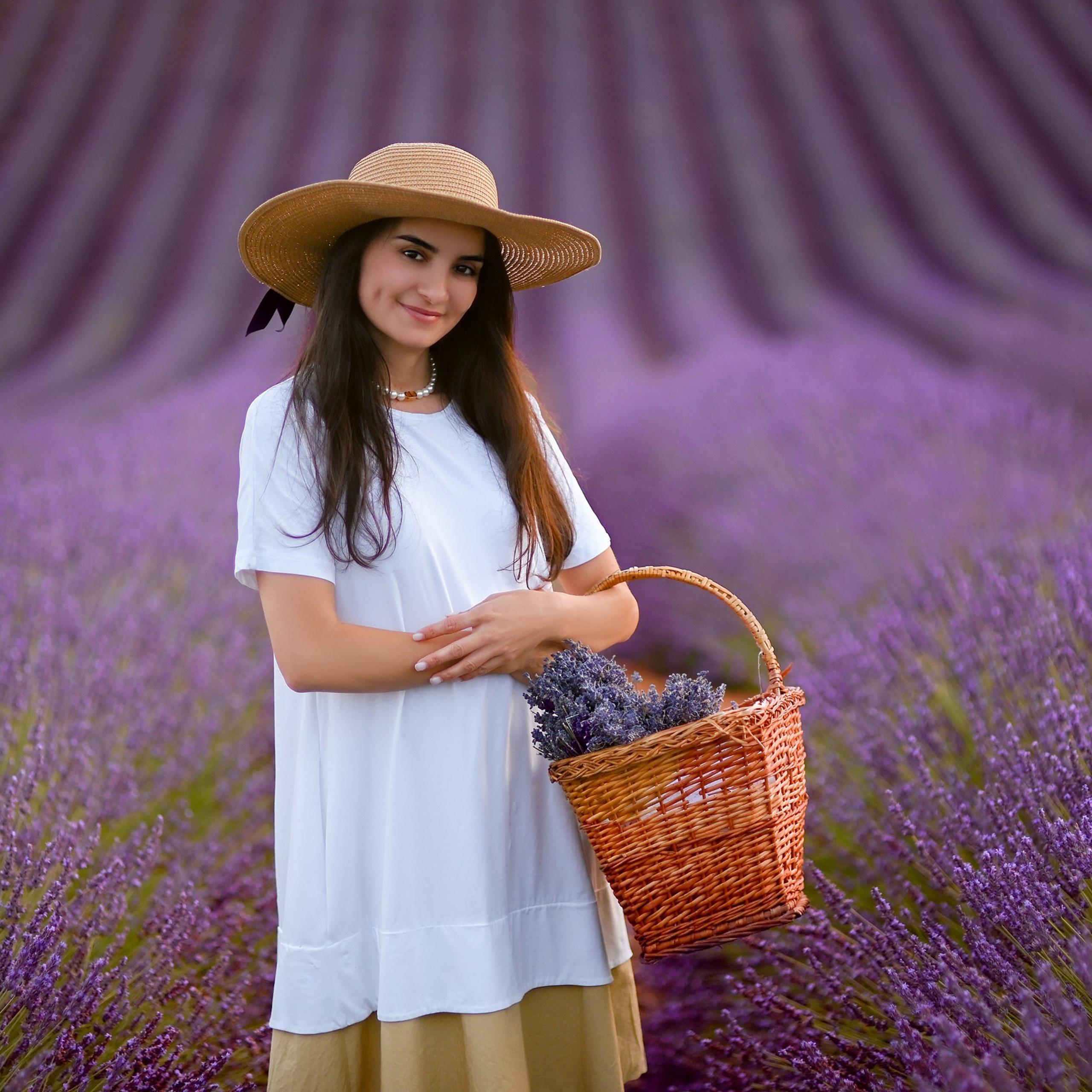 Feed back. Photographer in Provence Julia Lipiainen