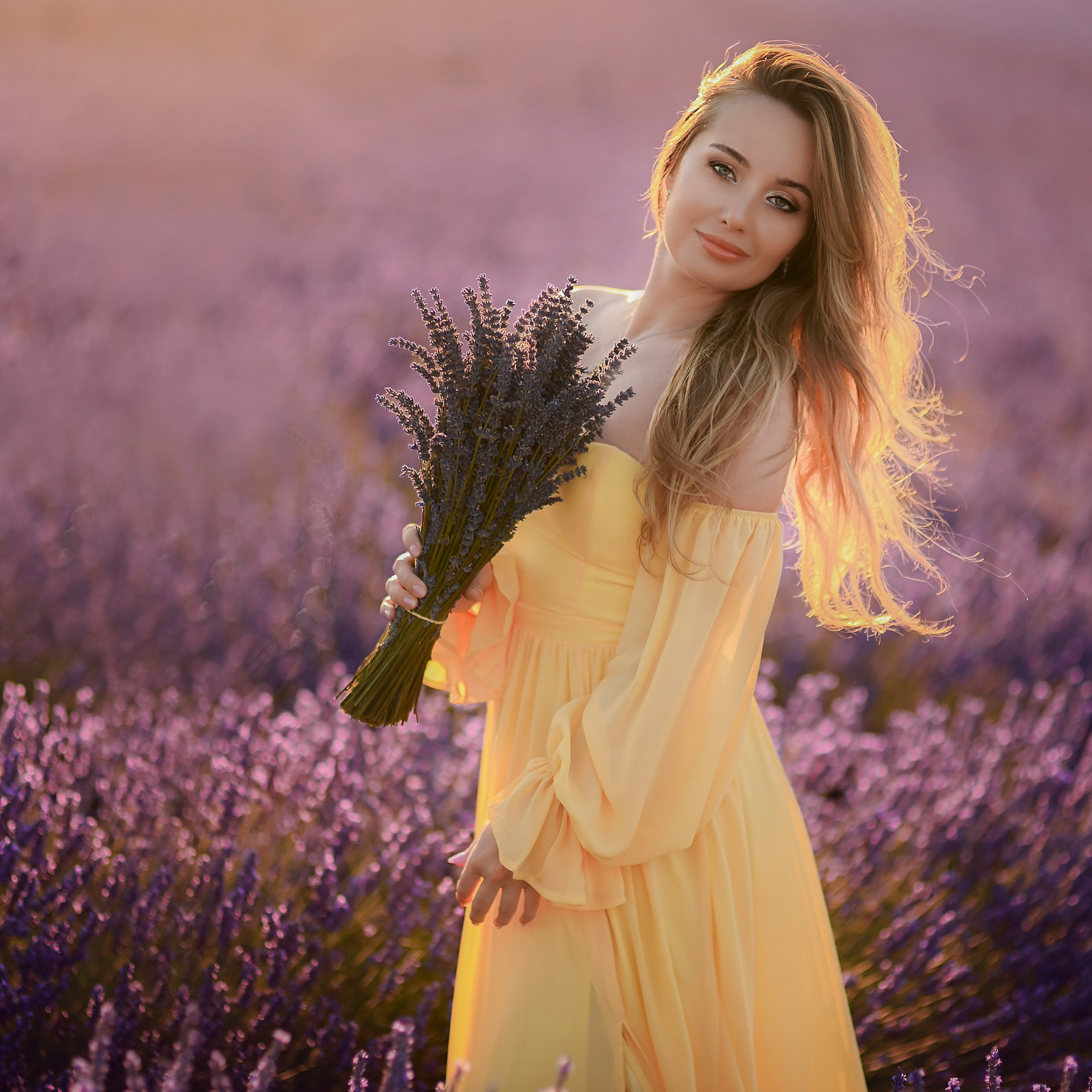 Feed back. Photographer in Provence Julia Lipiainen