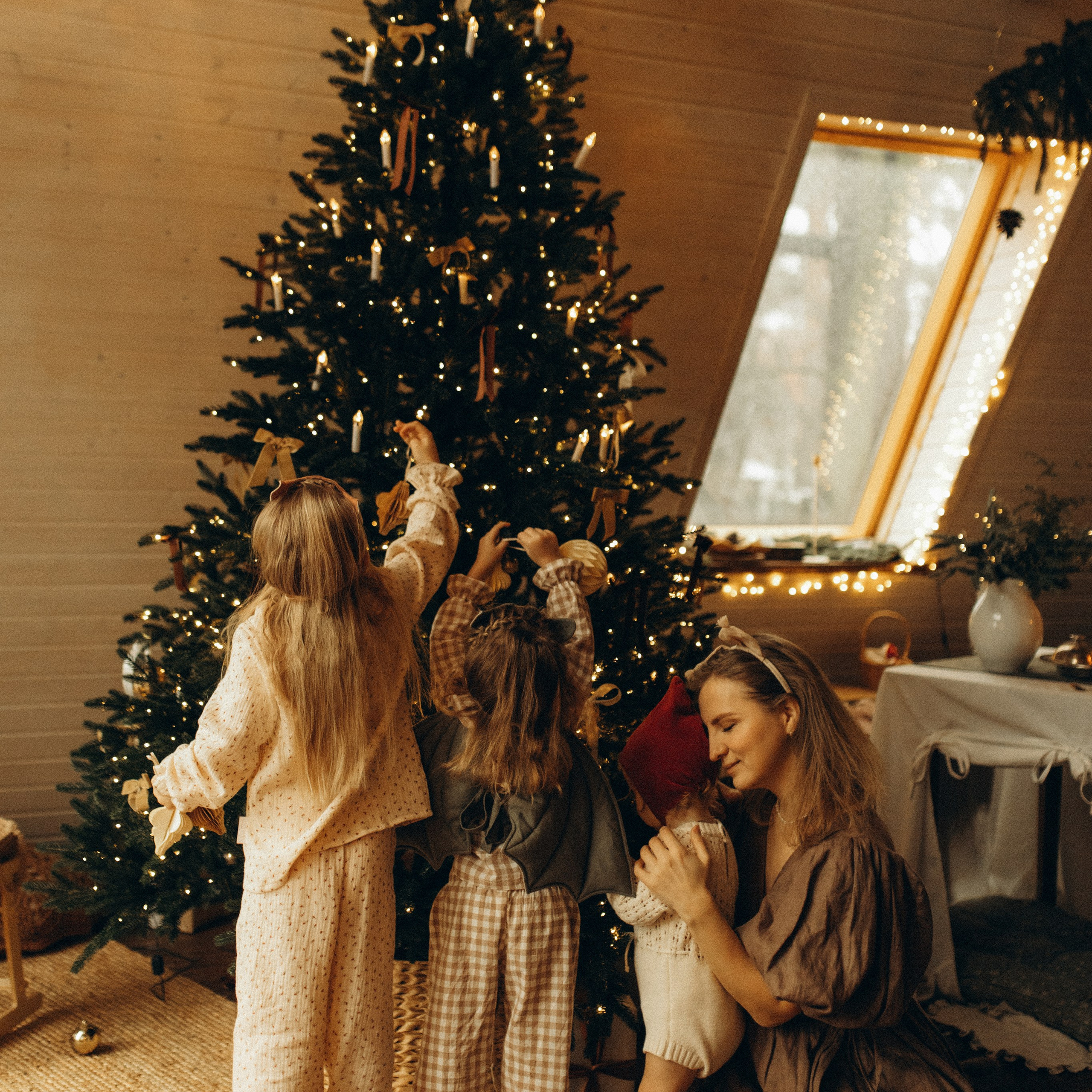 Ира, Дуня, Агуся, Маша