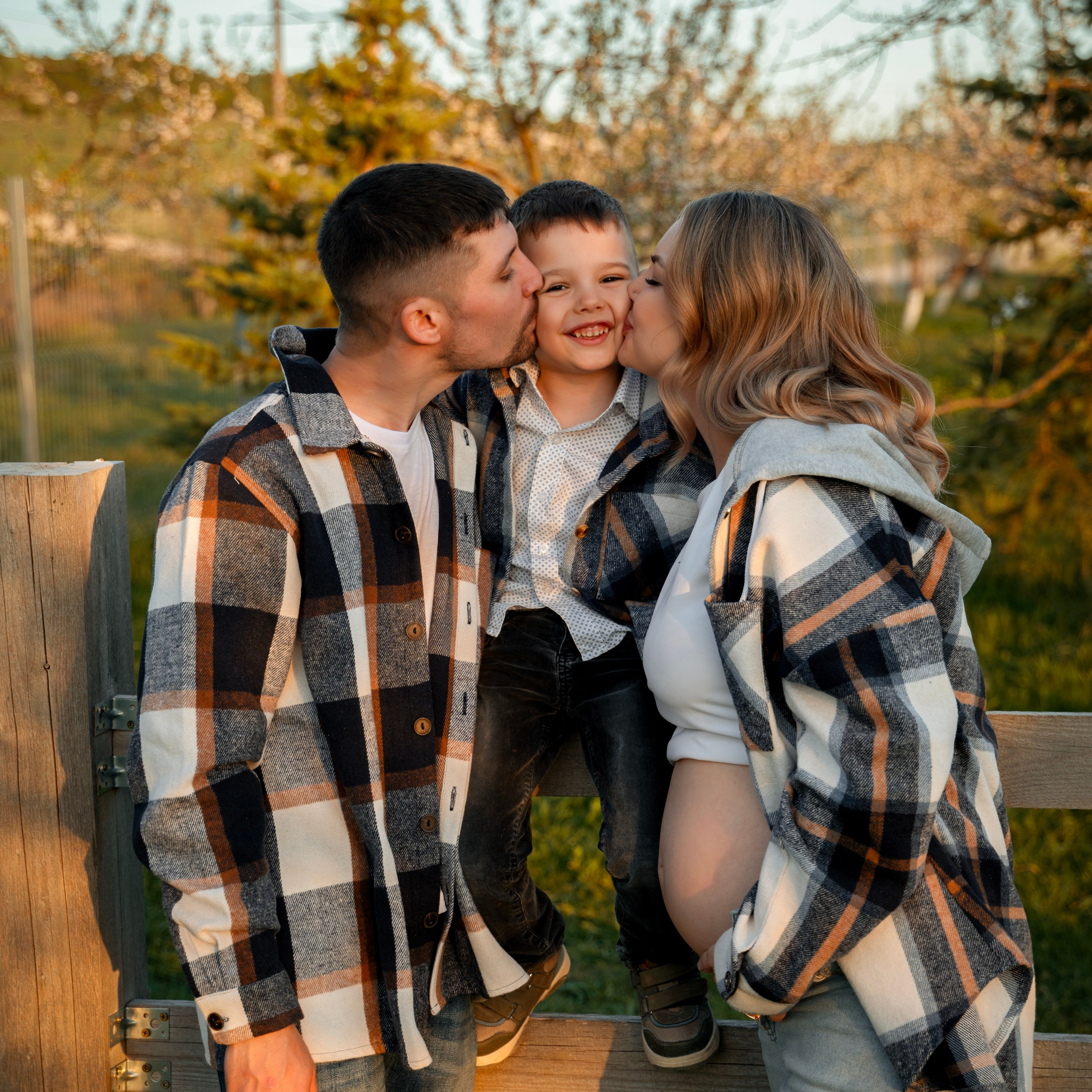 Алёна, Слава и Тёма. Белая скала