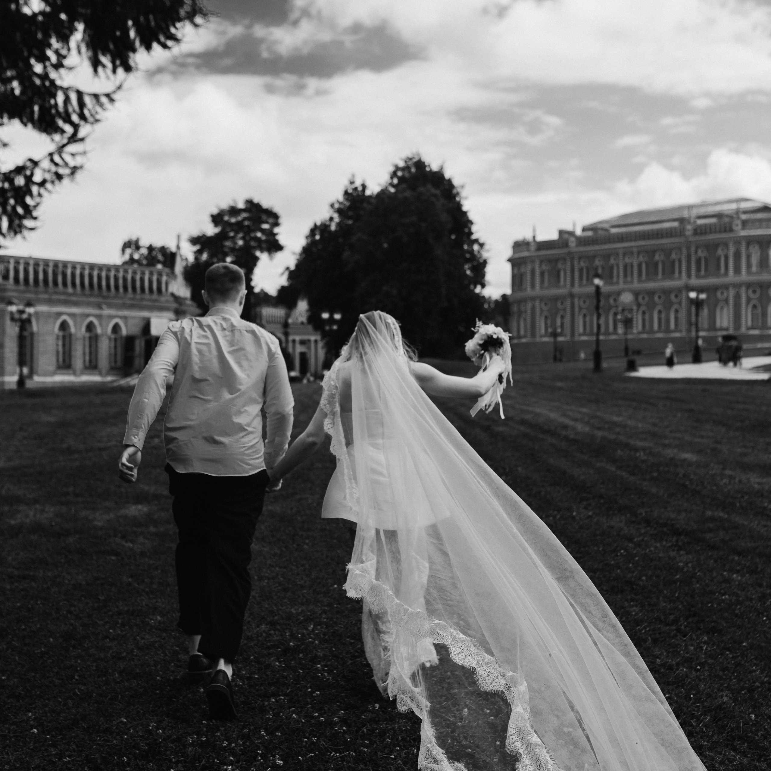 Weddings & love stories