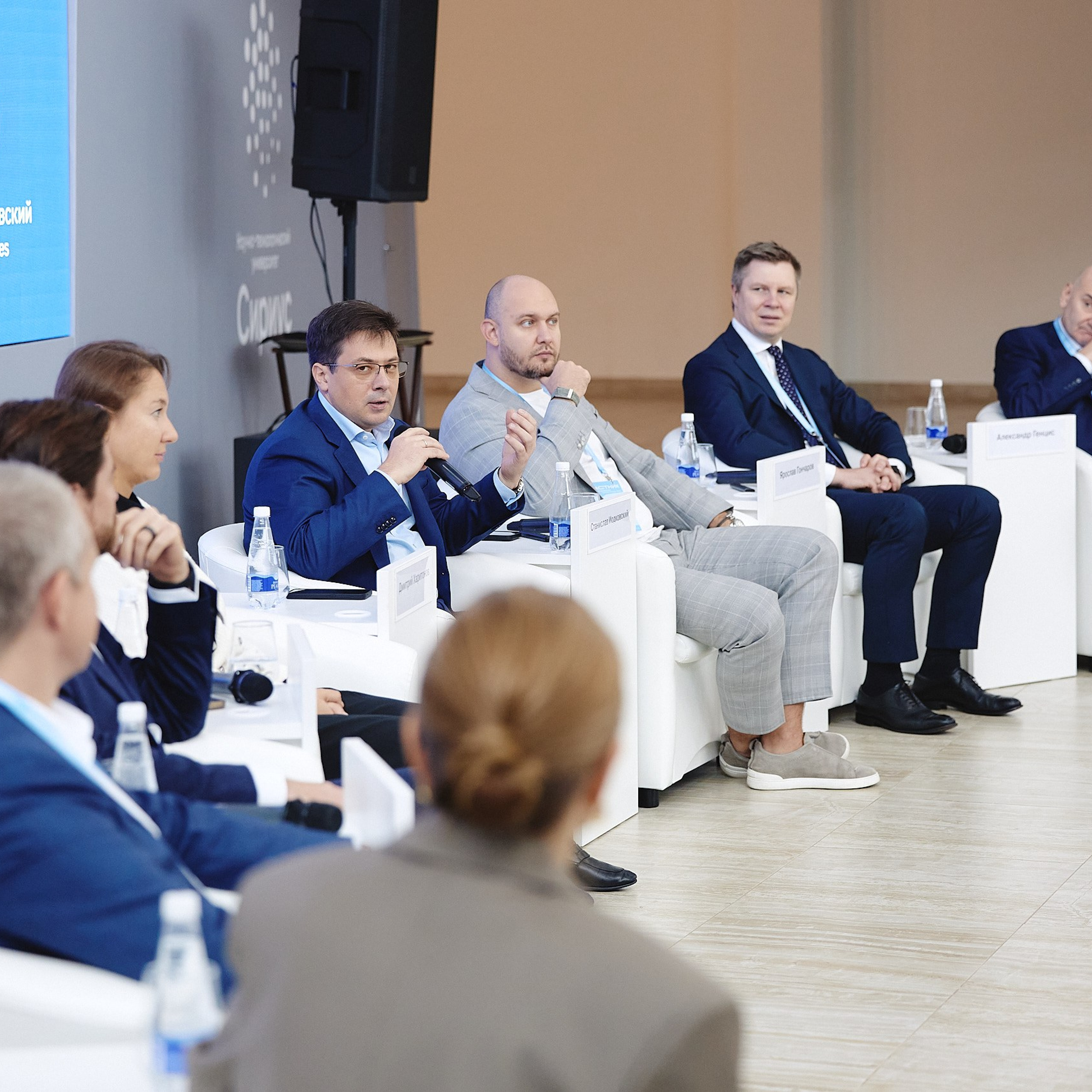 ФИНОПОЛИС 2025. Съёмка для холдинга «Т1» и «ТОЧКА БАНК». Фотограф Григорий Сотников