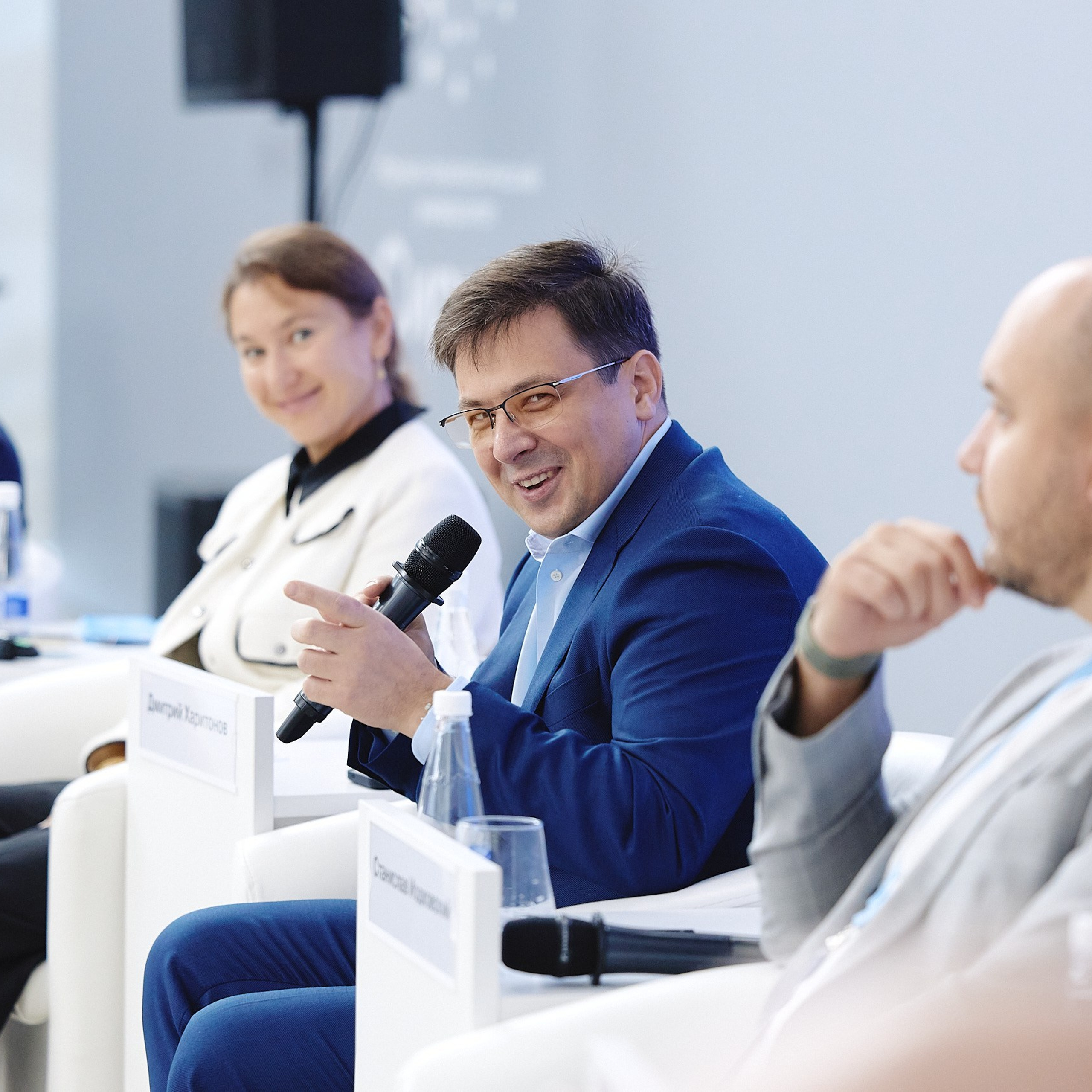 ФИНОПОЛИС 2025. Съёмка для холдинга «Т1» и «ТОЧКА БАНК». Фотограф Григорий Сотников