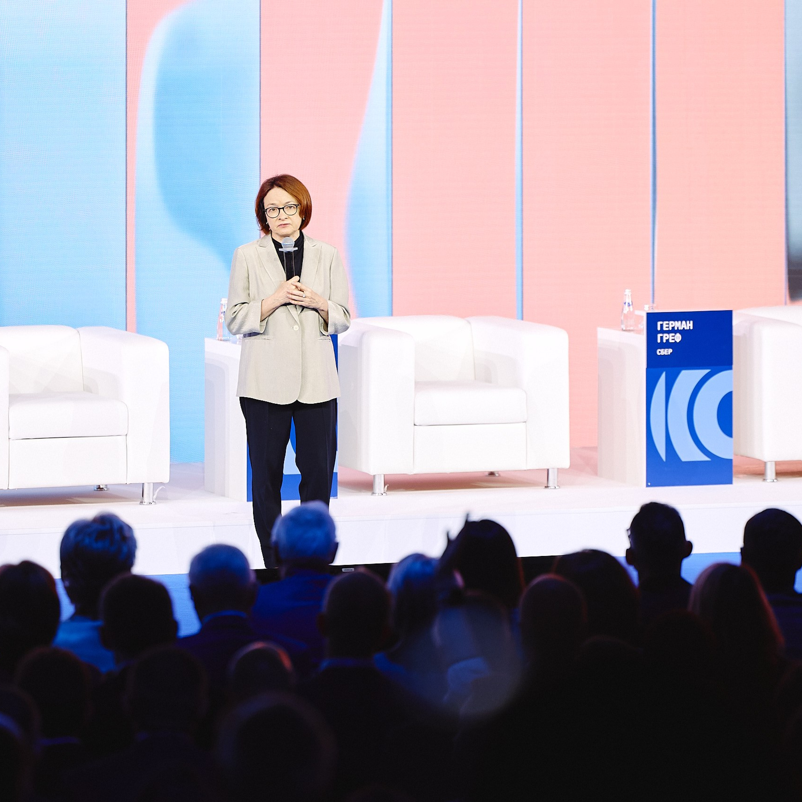 ФИНОПОЛИС 2025. Съёмка для холдинга «Т1» и «ТОЧКА БАНК». Фотограф Григорий Сотников