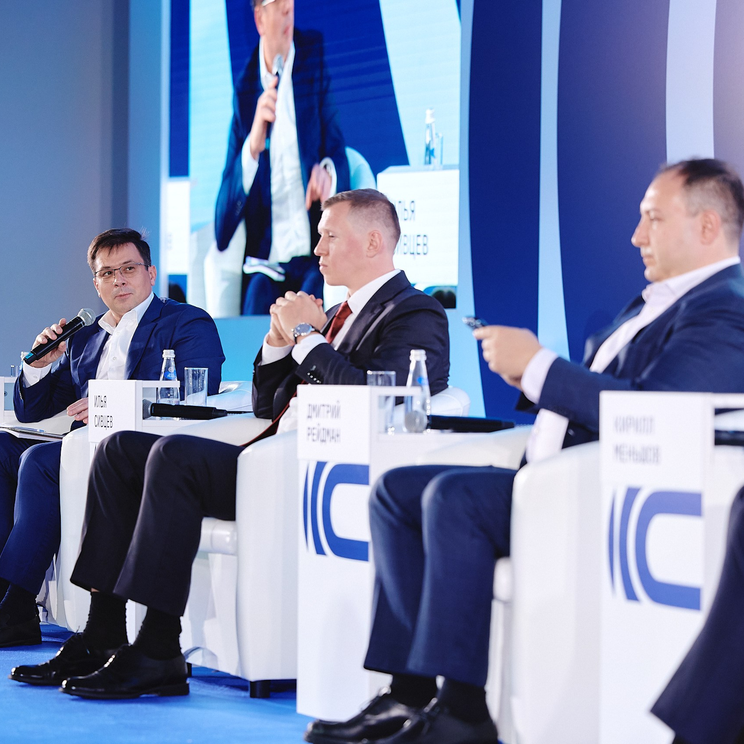 ФИНОПОЛИС 2025. Съёмка для холдинга «Т1» и «ТОЧКА БАНК». Фотограф Григорий Сотников