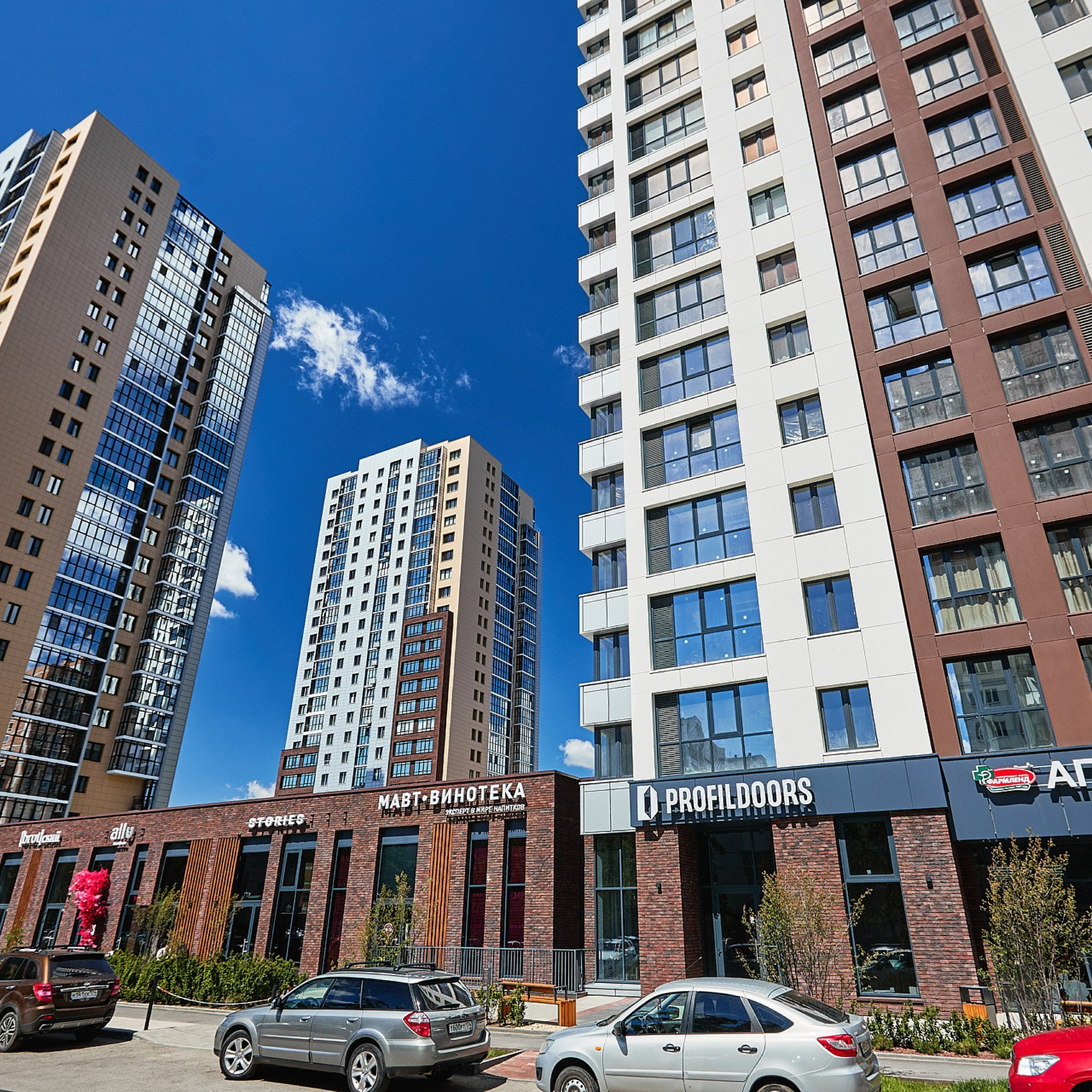 Фасады компании «Позитив Строй», г. Челябинск. Фотограф Григорий Сотников