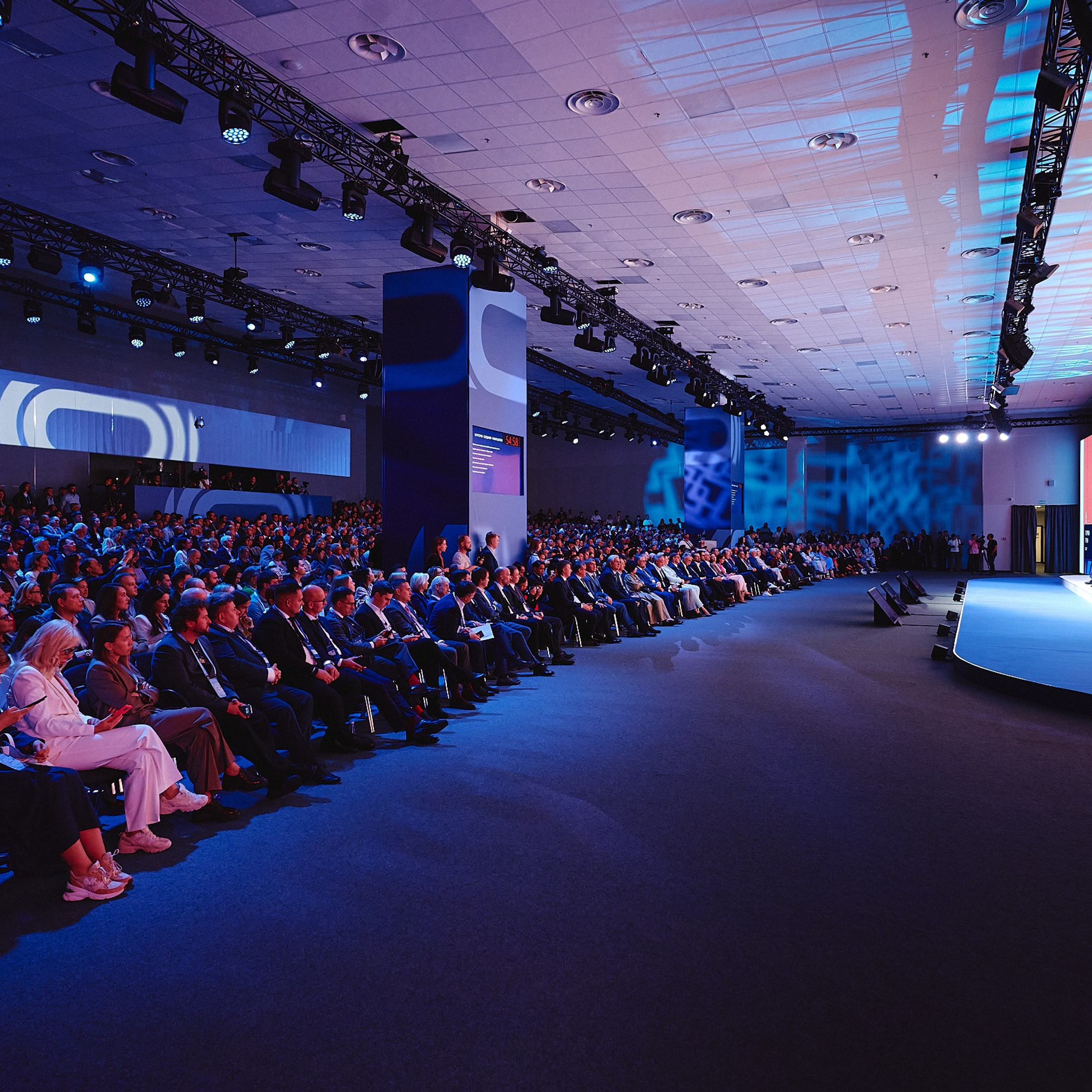 ФИНОПОЛИС 2025. Съёмка для холдинга «Т1» и «ТОЧКА БАНК». Фотограф Григорий Сотников