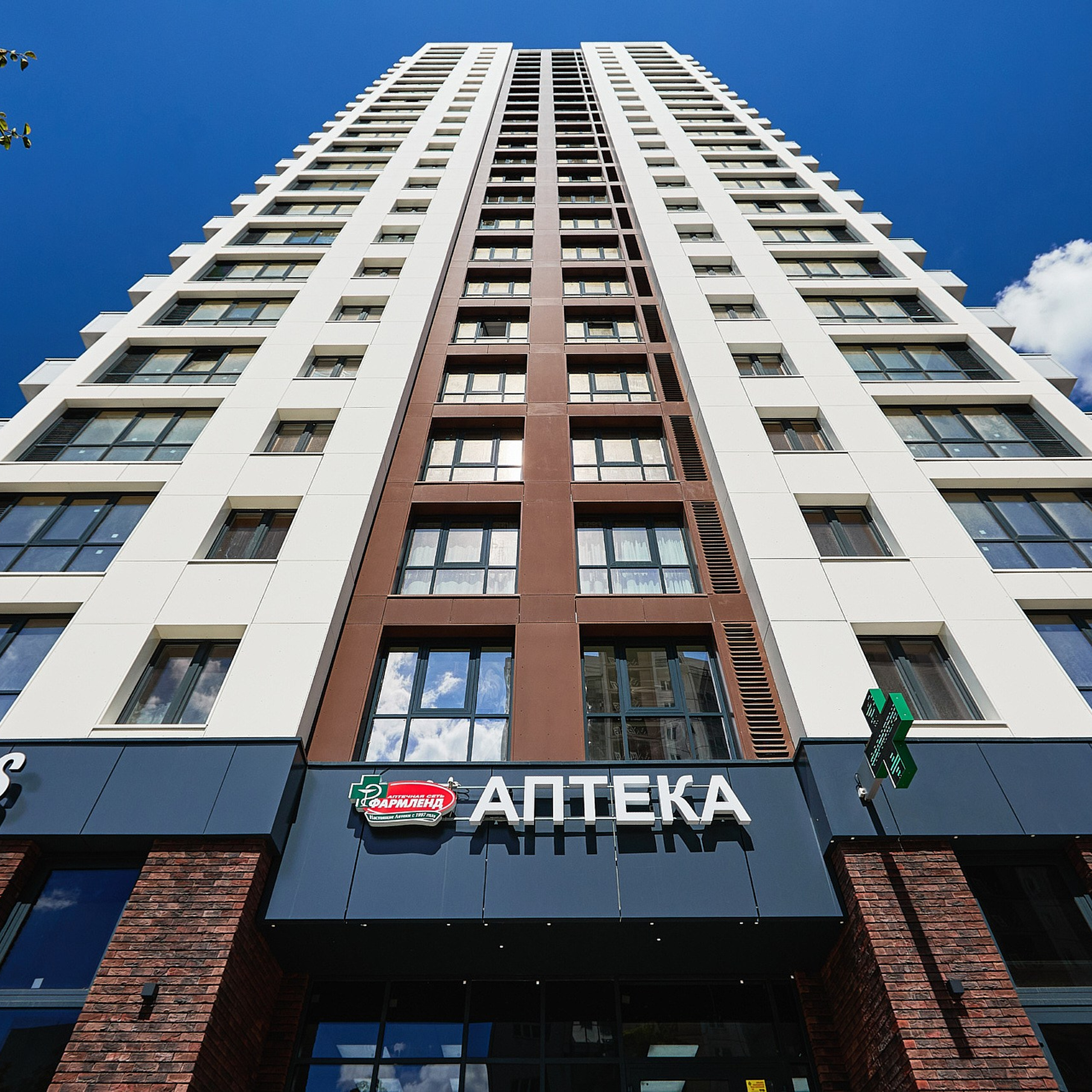 Фасады компании «Позитив Строй», г. Челябинск. Фотограф Григорий Сотников