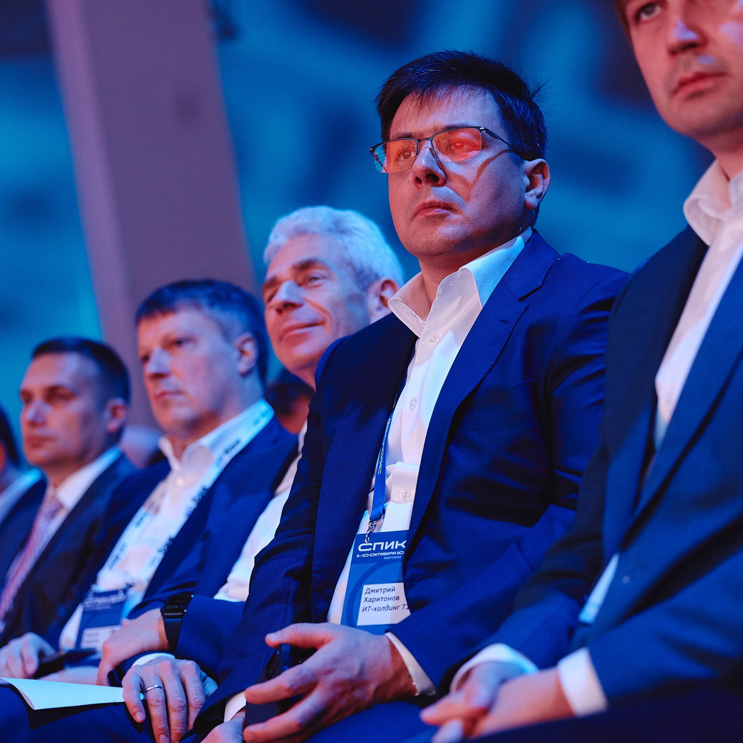 ФИНОПОЛИС 2025. Съёмка для холдинга «Т1» и «ТОЧКА БАНК». Фотограф Григорий Сотников