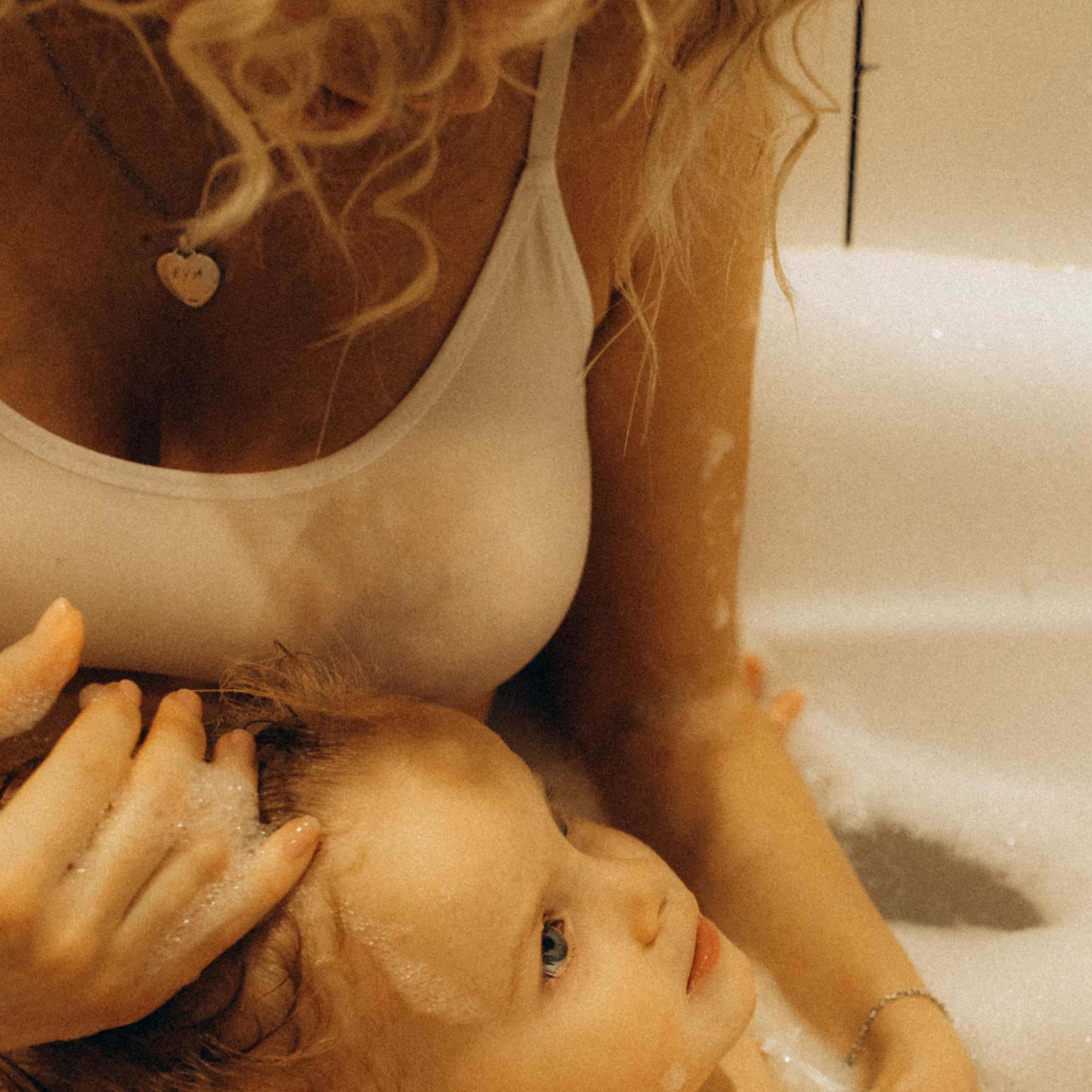 Вика и Алиса